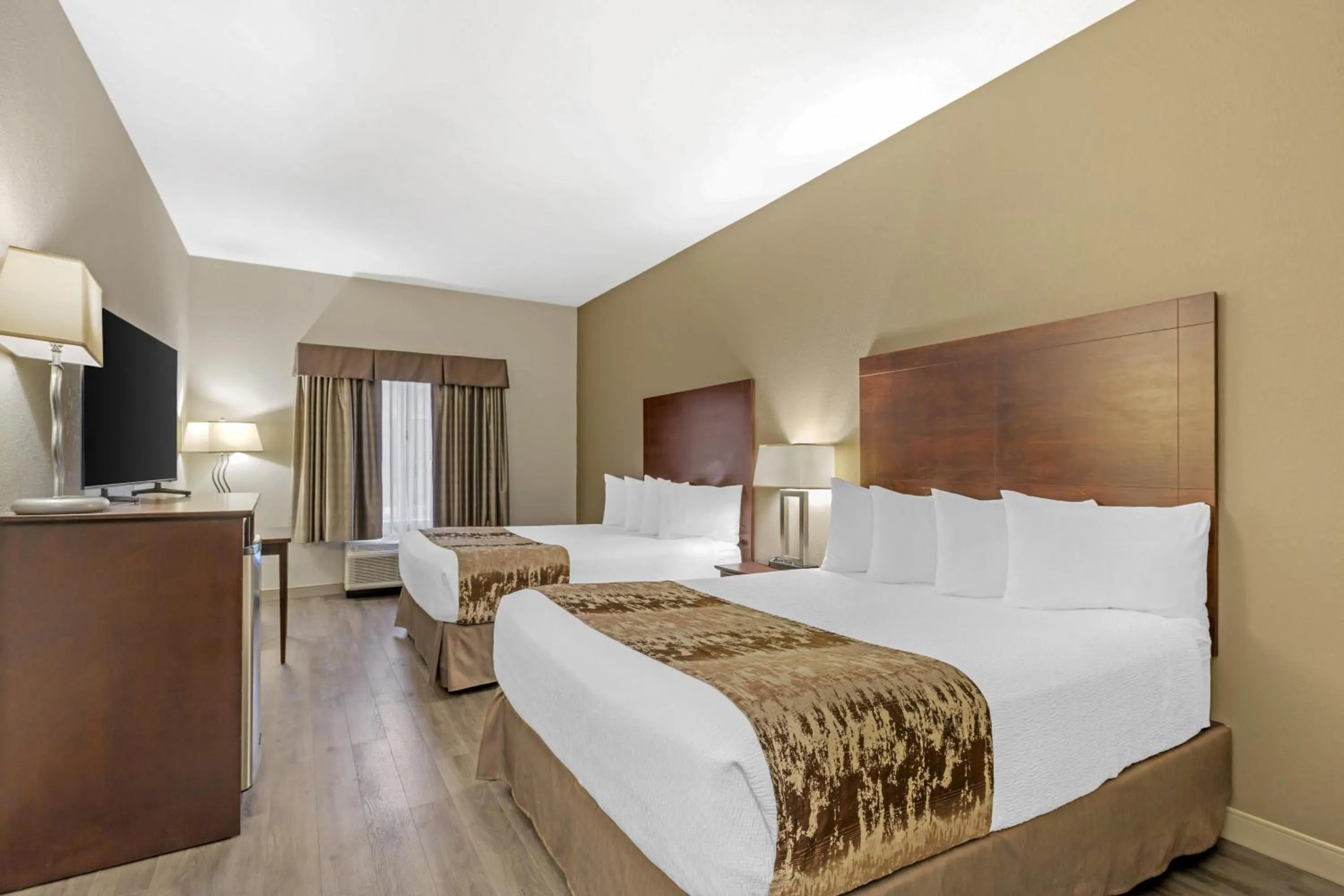 Bedroom, Bed in Best Western Plus Pembina Inn & Suites