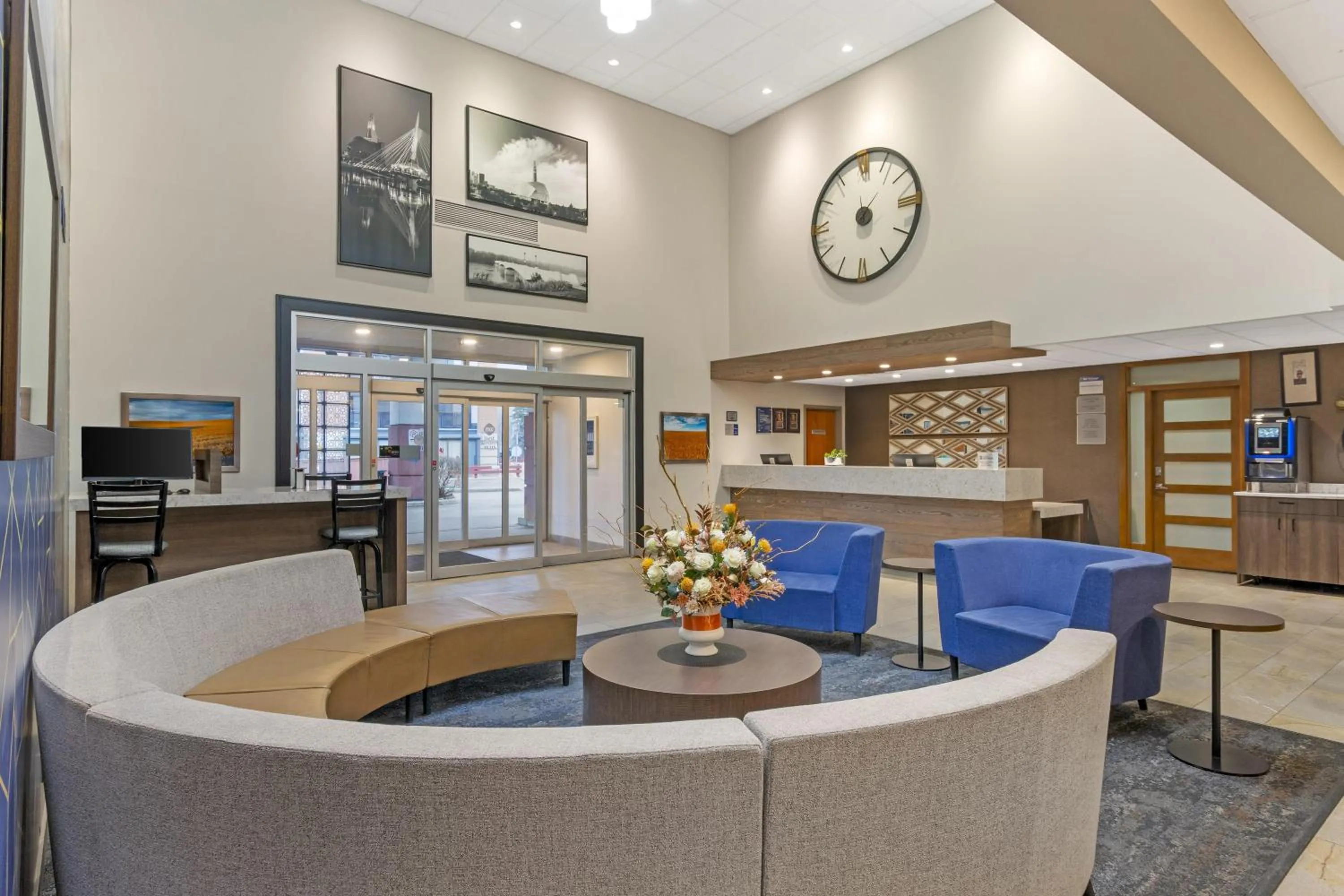Lobby or reception in Best Western Plus Pembina Inn & Suites