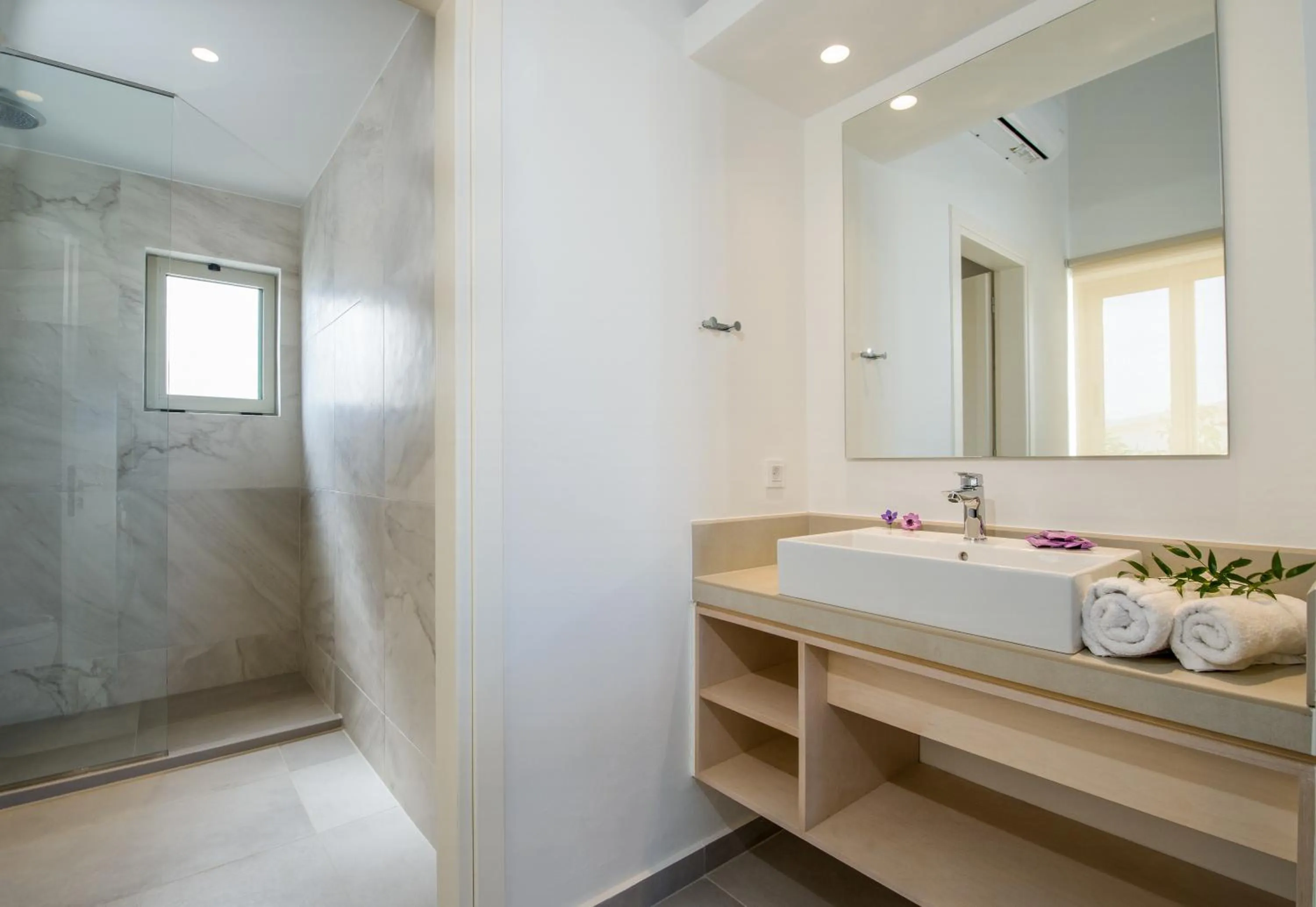 Bathroom in Lotus Hotel Apartments