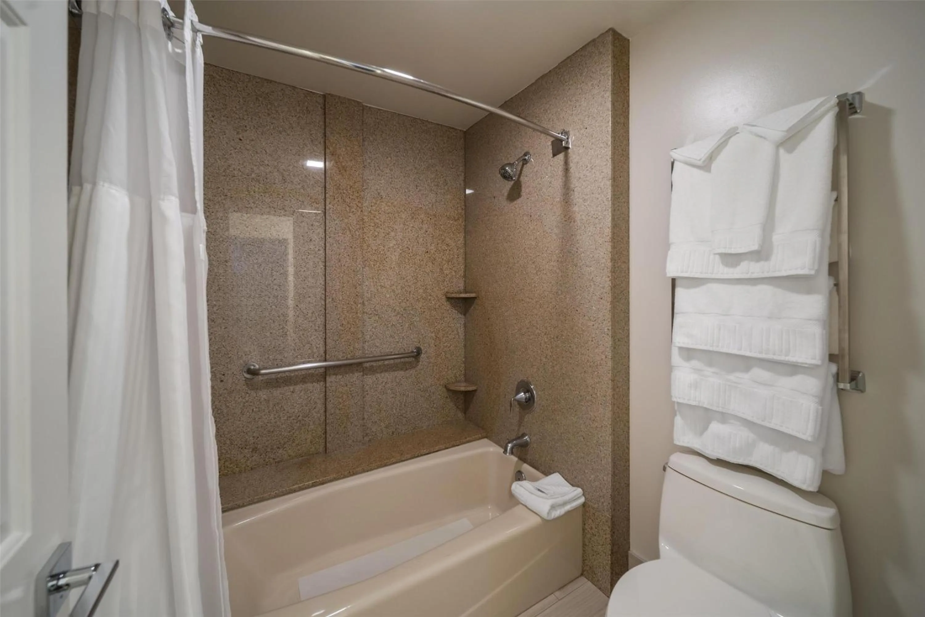 Bathroom in Best Western Plus Palm Court Hotel