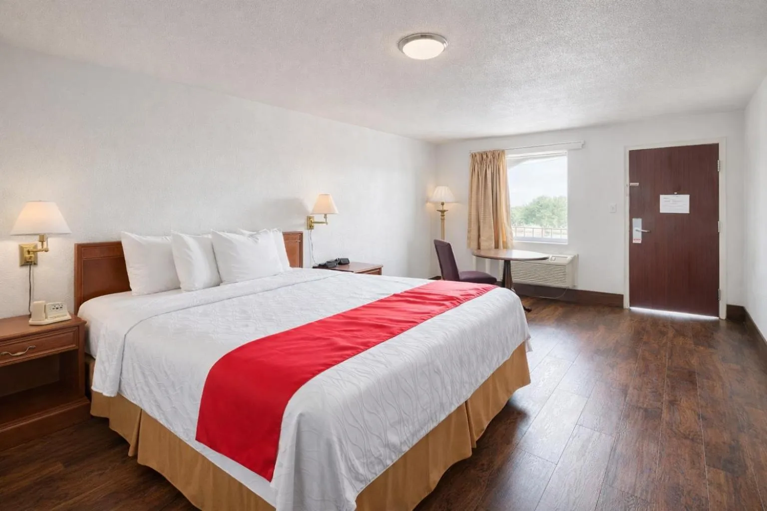 Bedroom, Bed in OYO Hotel San Antonio Lackland Air Force Base West