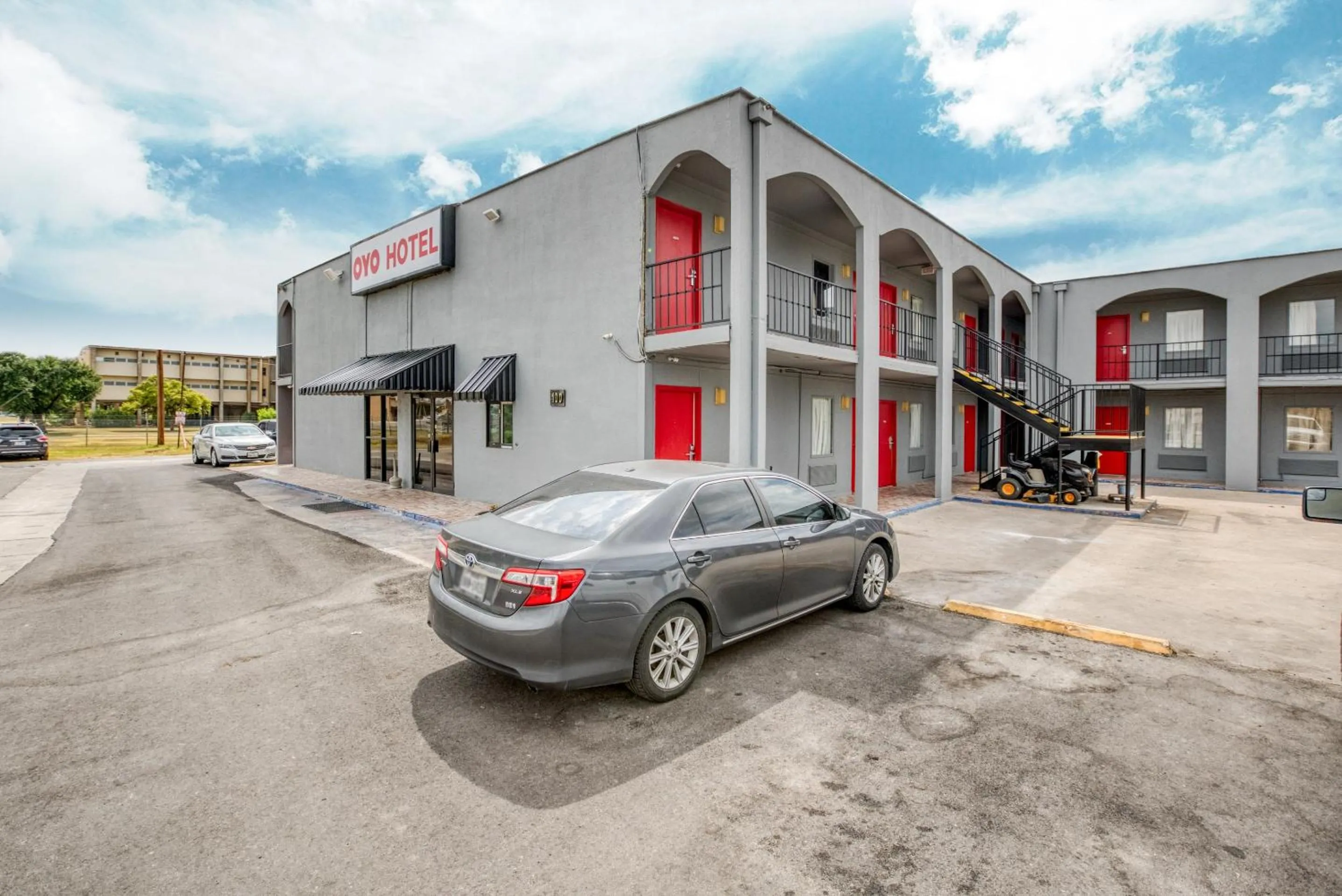 Facade/entrance in OYO Hotel San Antonio Lackland Air Force Base West