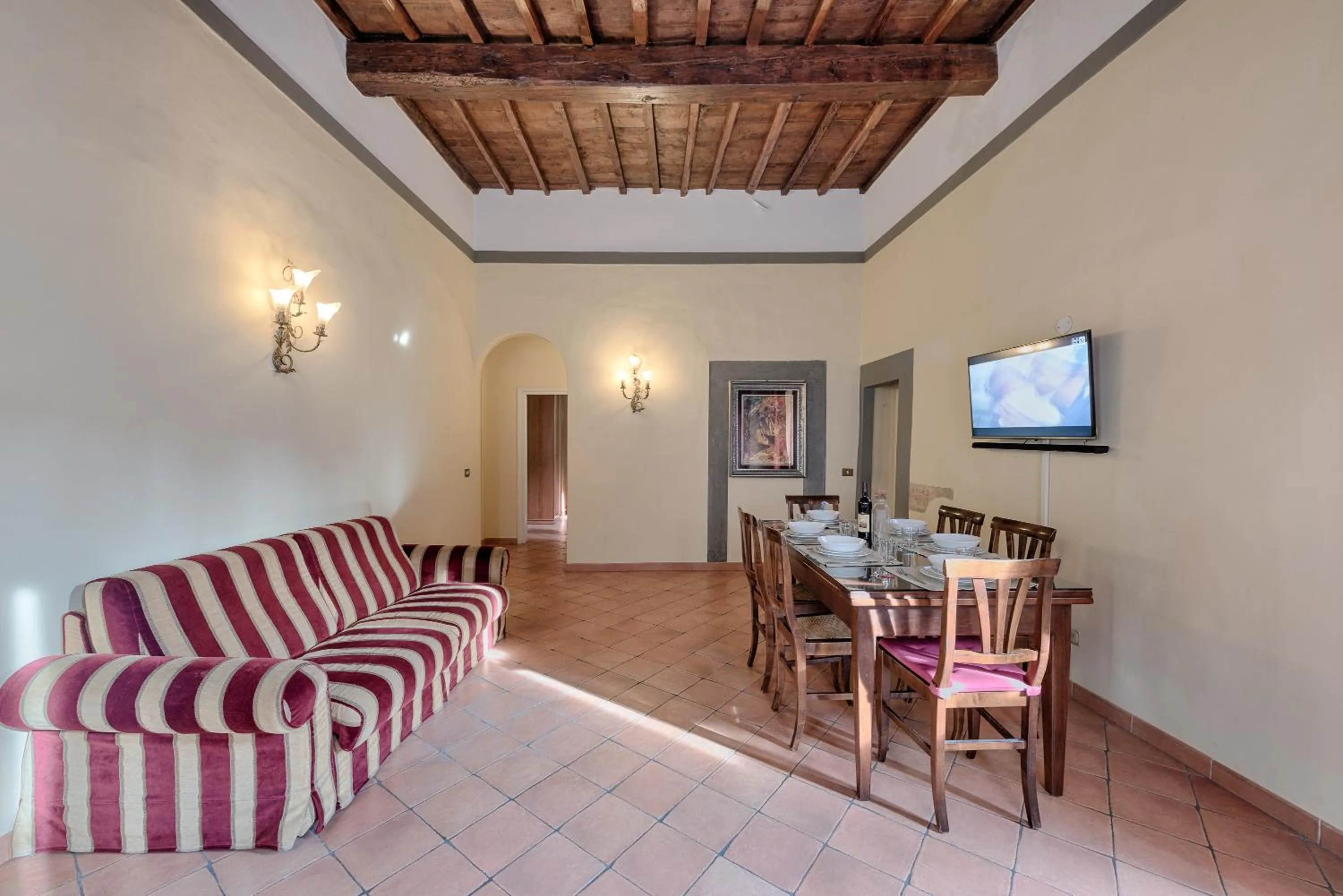 TV and multimedia in Central Strozzi by Mmega