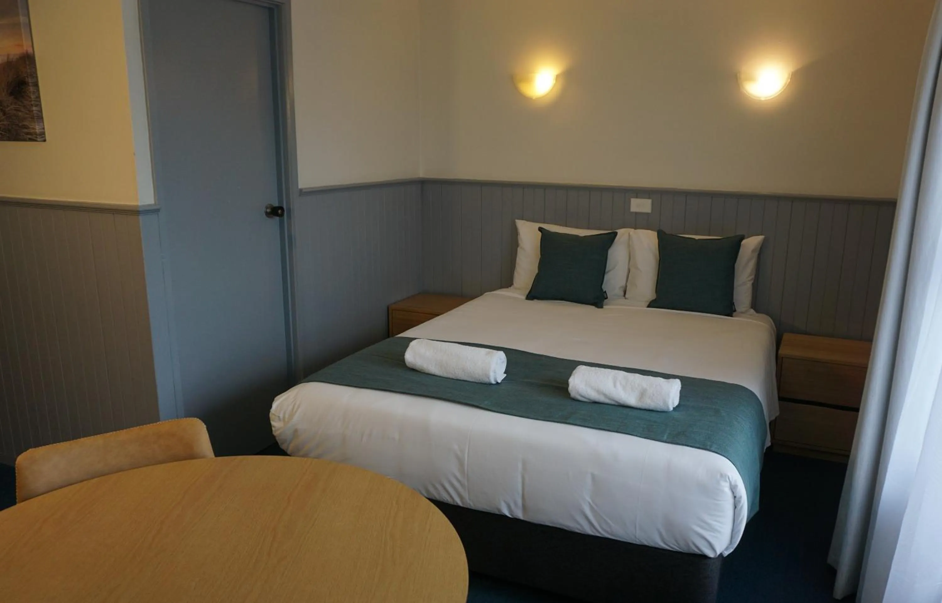 Bed in Central Motel Port Fairy