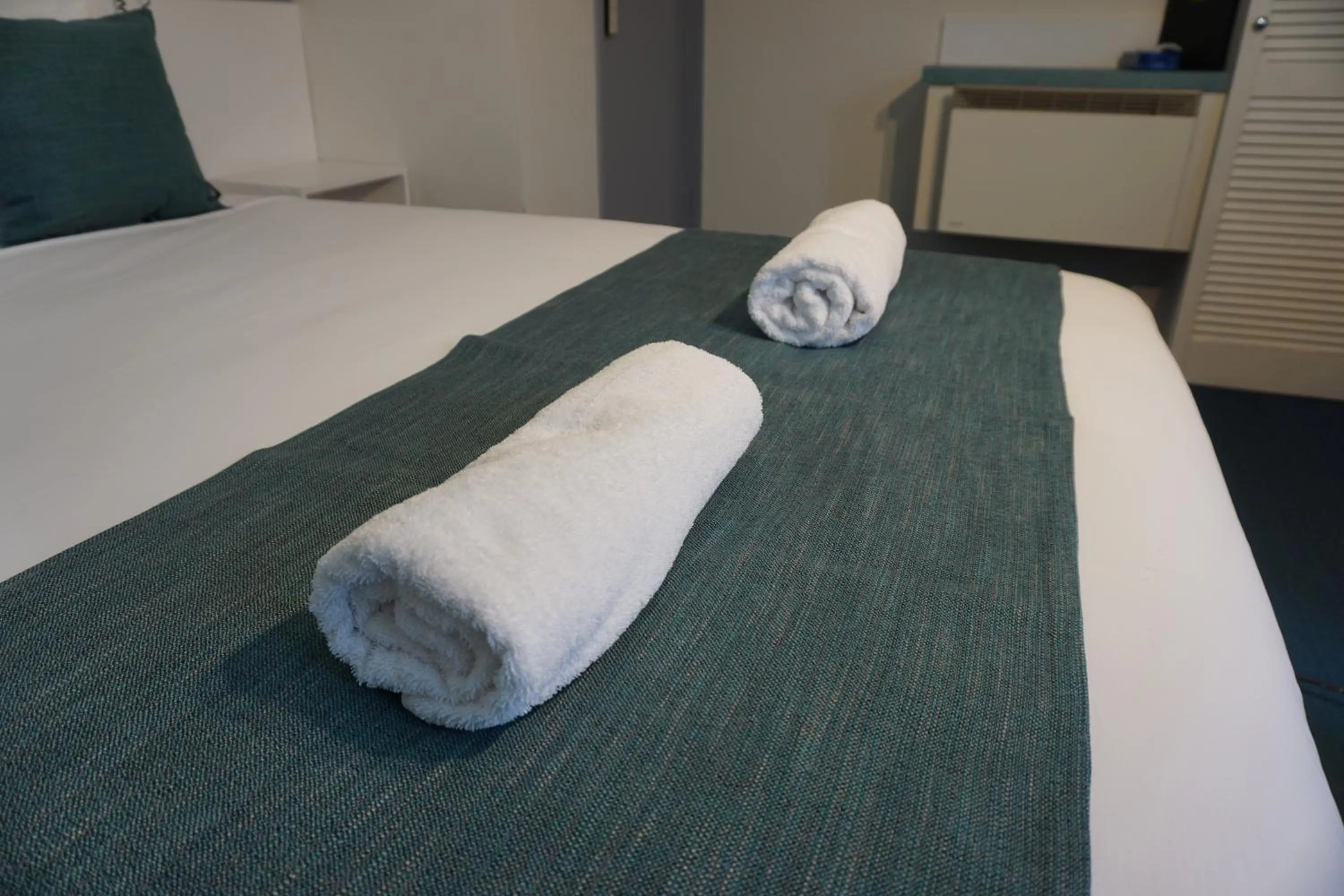 towels, Bed in Central Motel Port Fairy