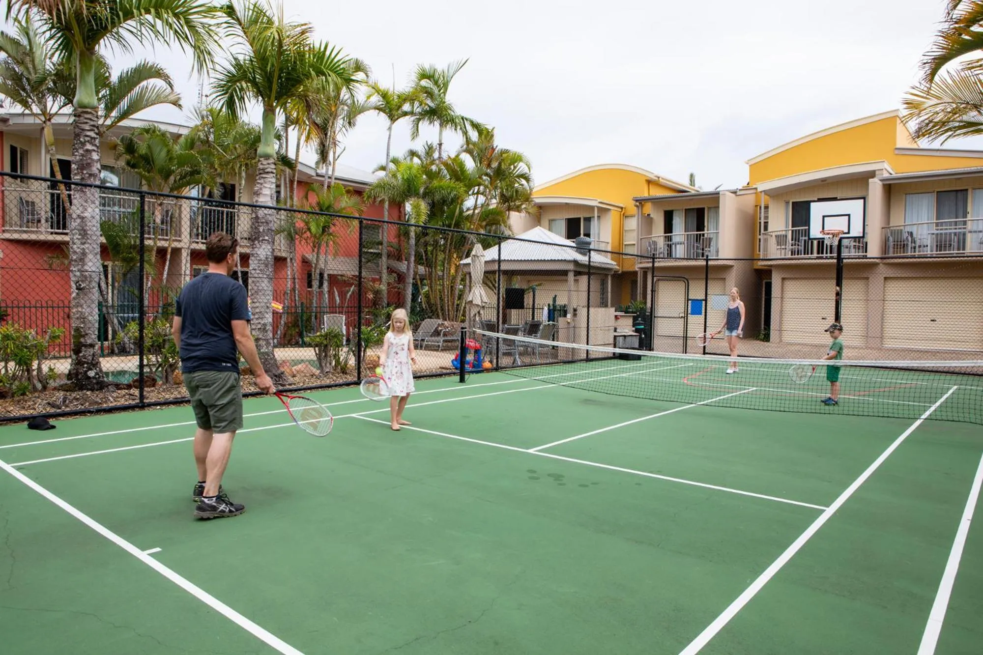 Tennis court in Coolum Beach Getaway Resort