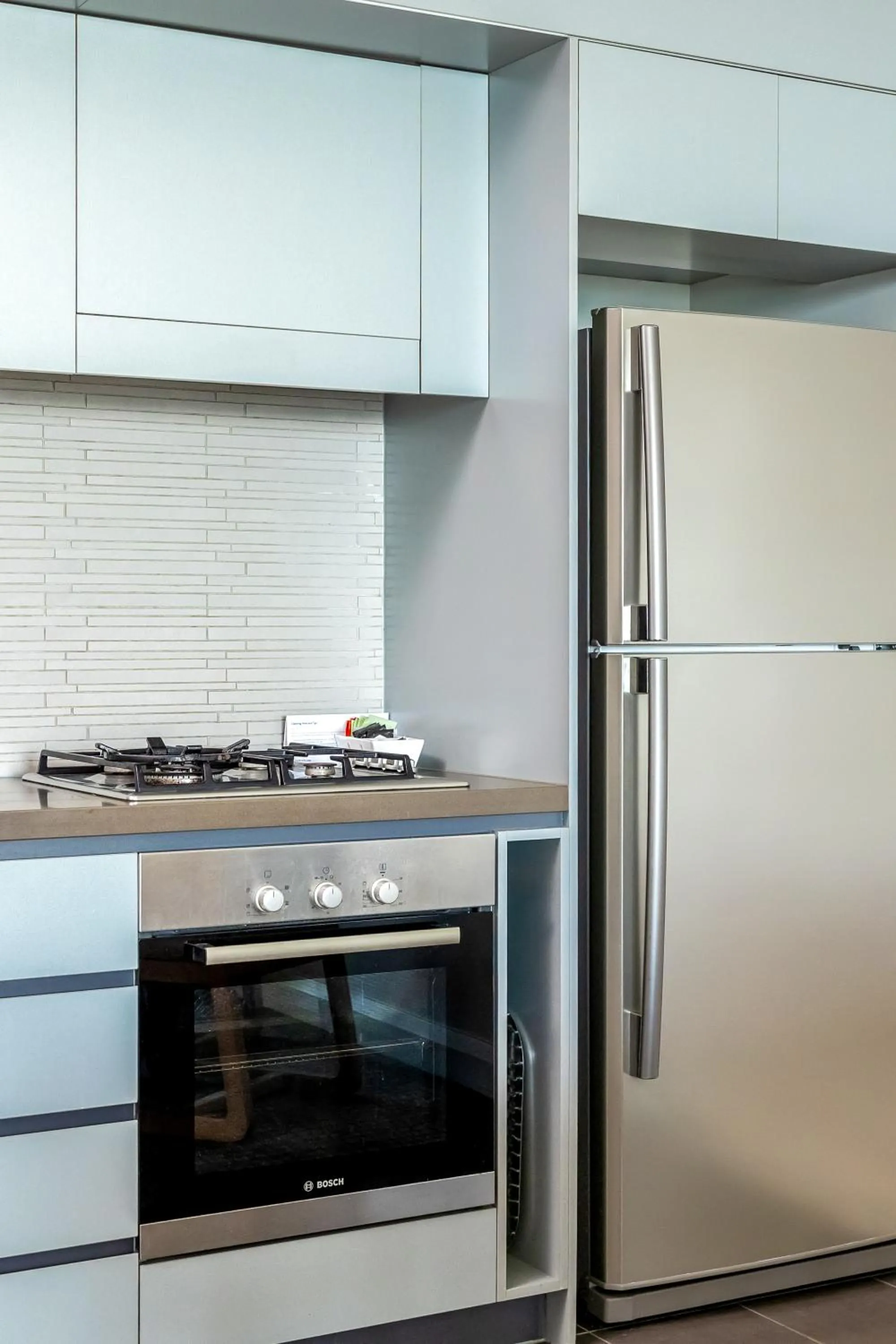 Kitchen or kitchenette in Oaks Redcliffe Mon Komo Suites