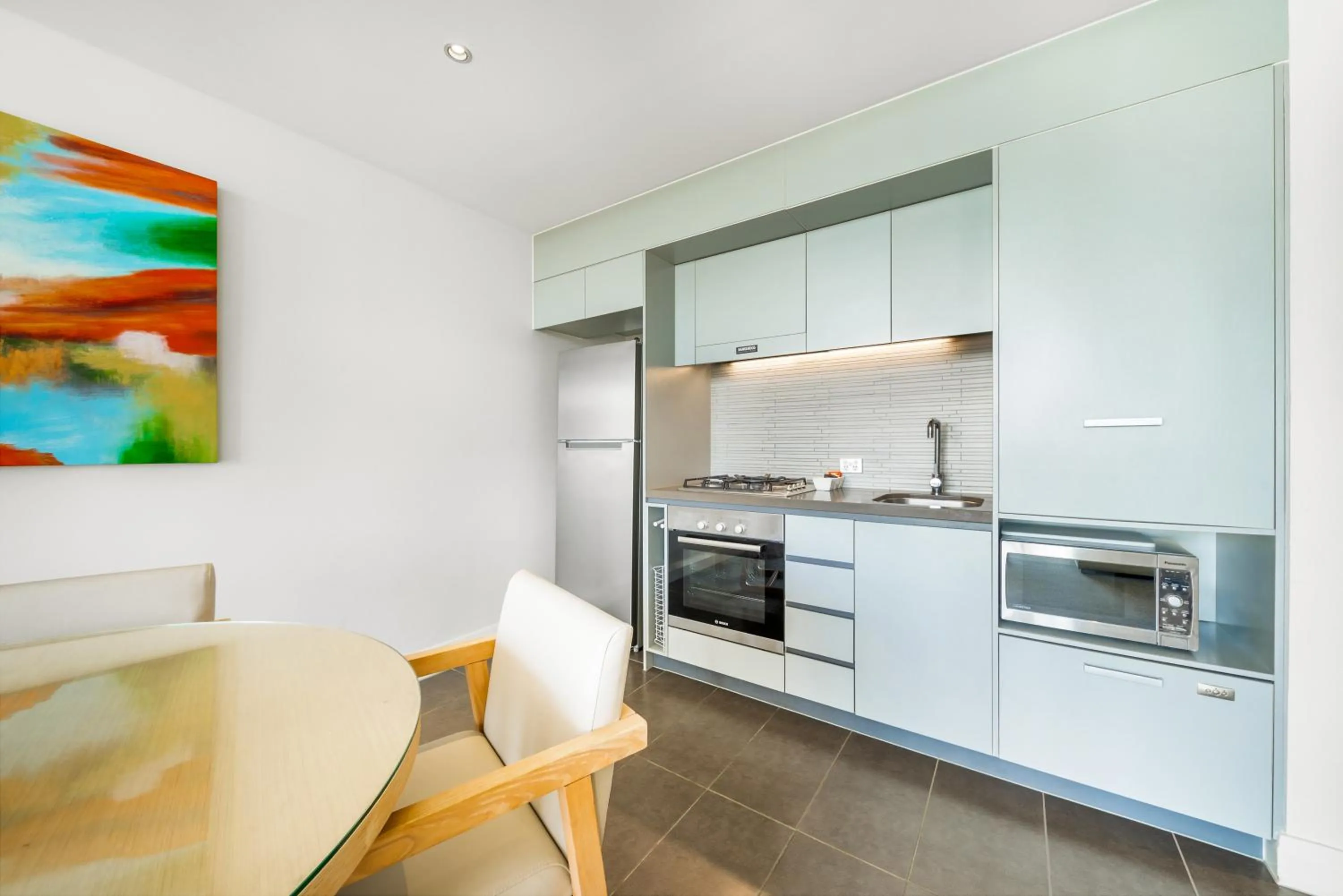 Kitchen or kitchenette in Oaks Redcliffe Mon Komo Suites