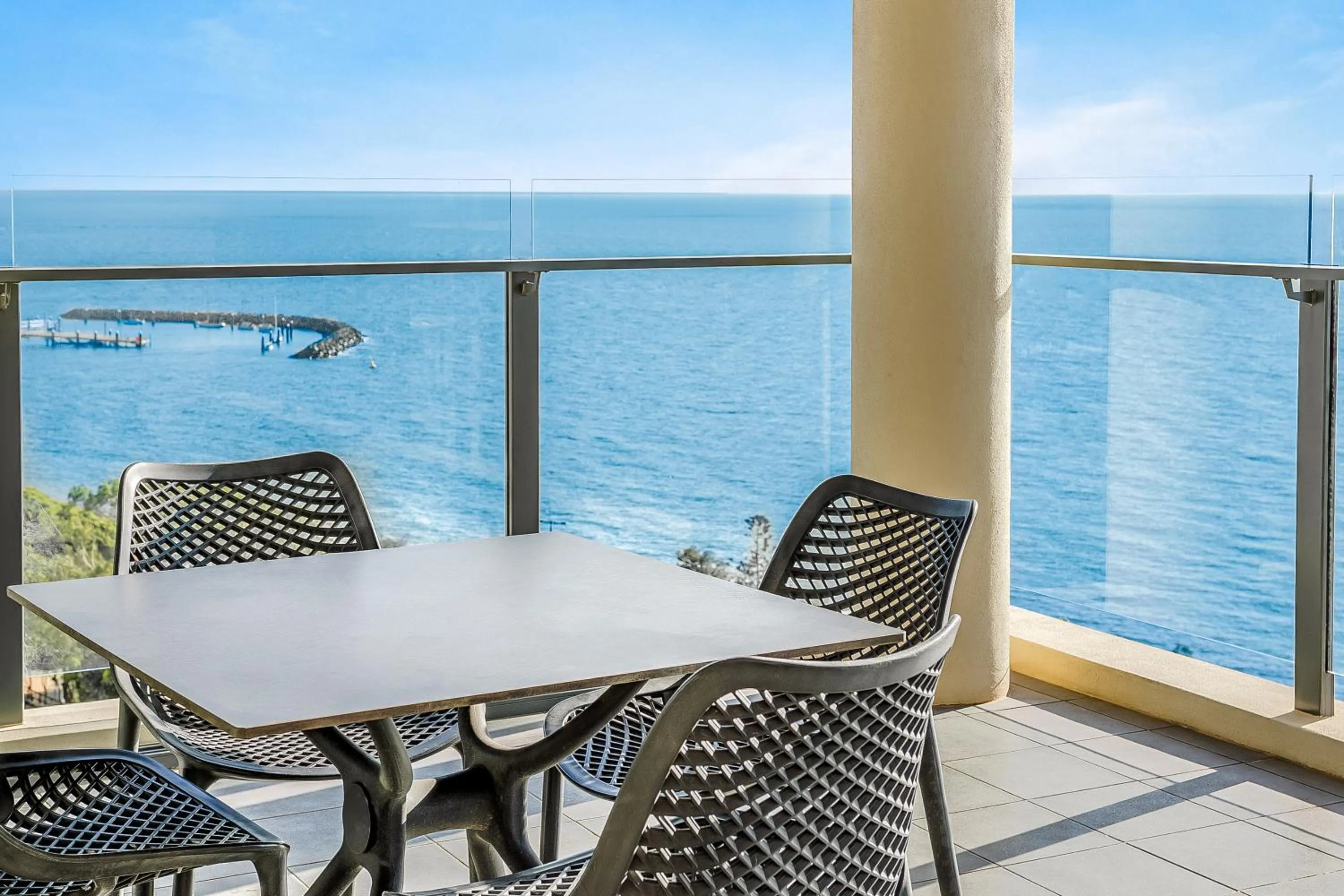 Balcony/Terrace in Oaks Redcliffe Mon Komo Suites
