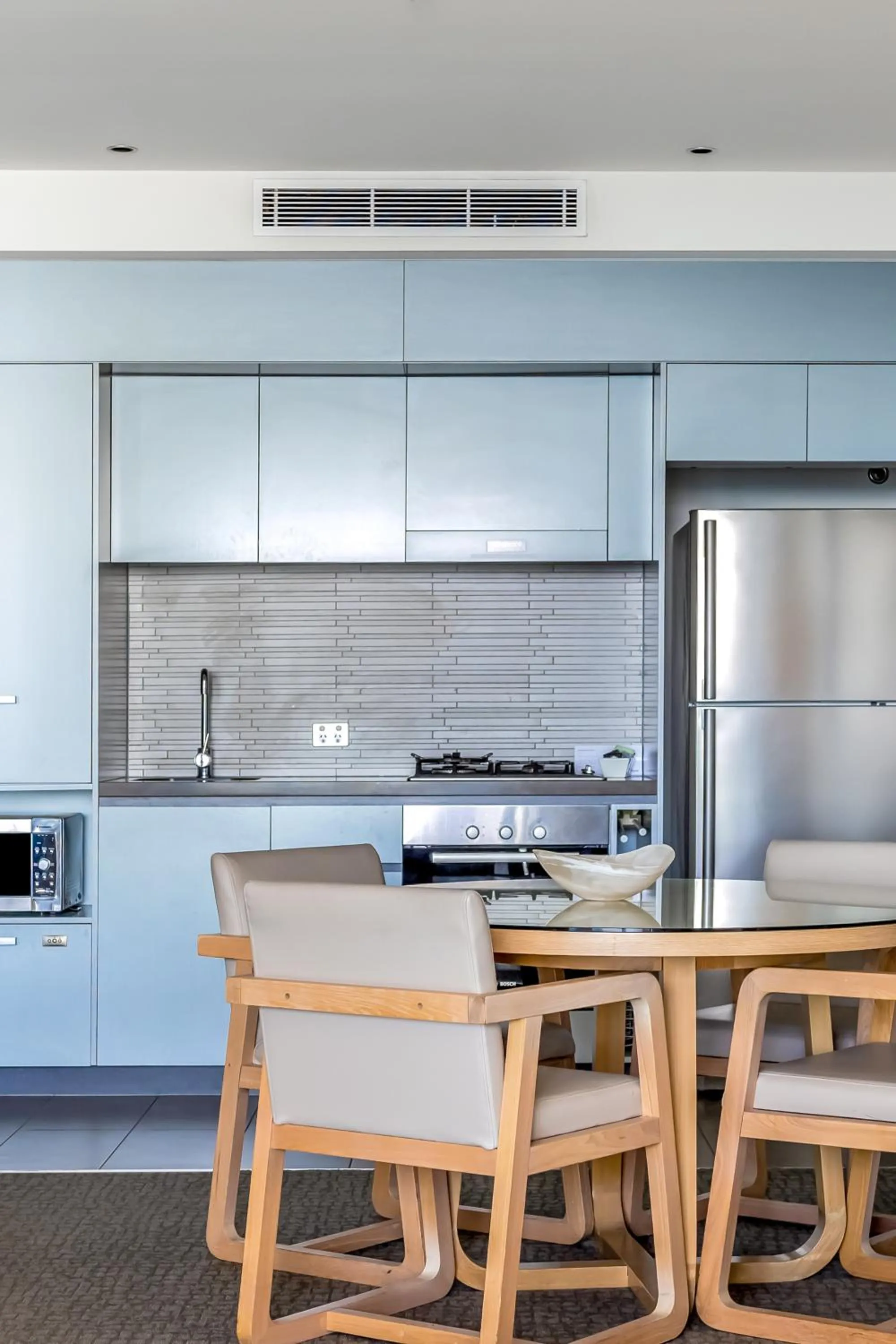 Kitchen or kitchenette in Oaks Redcliffe Mon Komo Suites