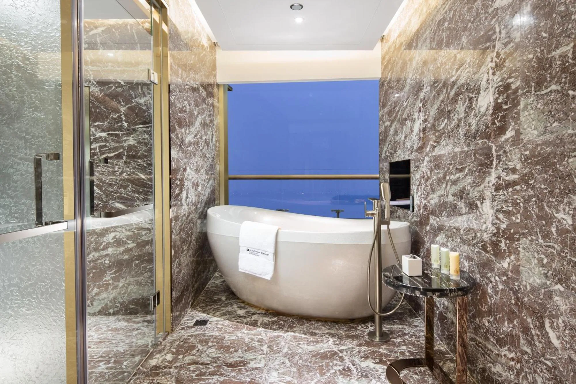 Bath in Wyndham Grand Foshan Gaoming