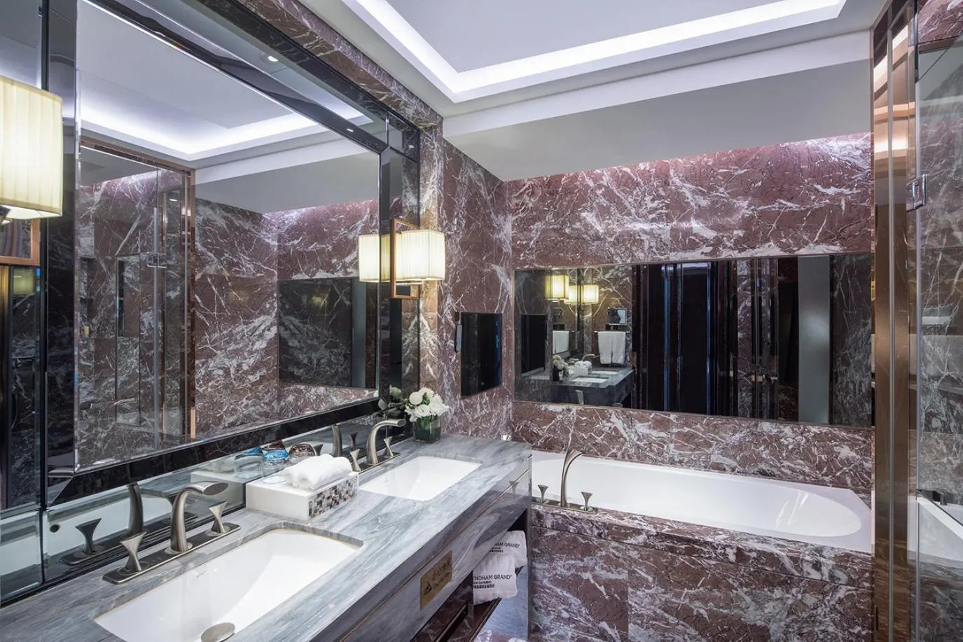 Bathroom in Wyndham Grand Foshan Gaoming