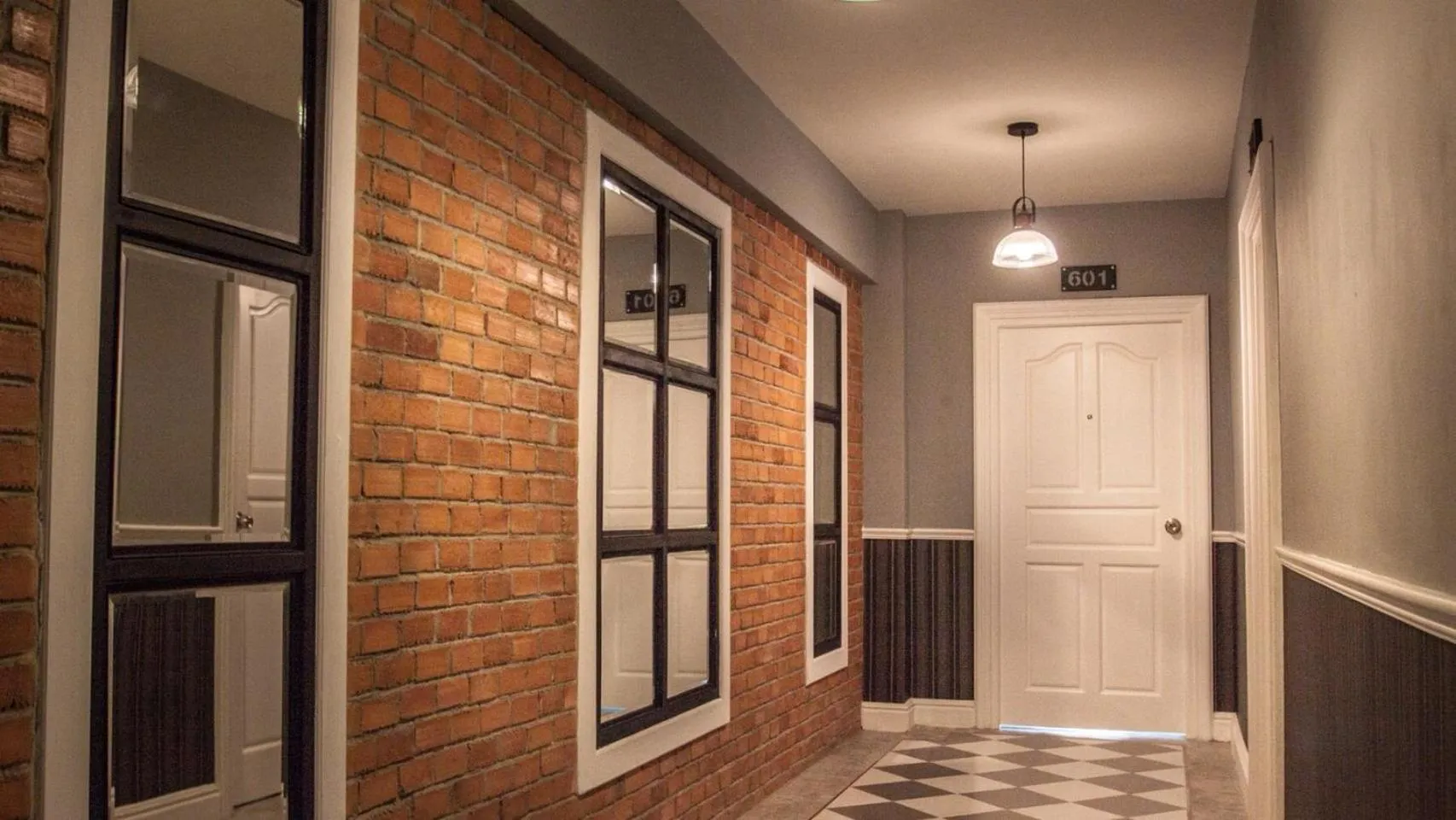 Facade/entrance in The Old Inn