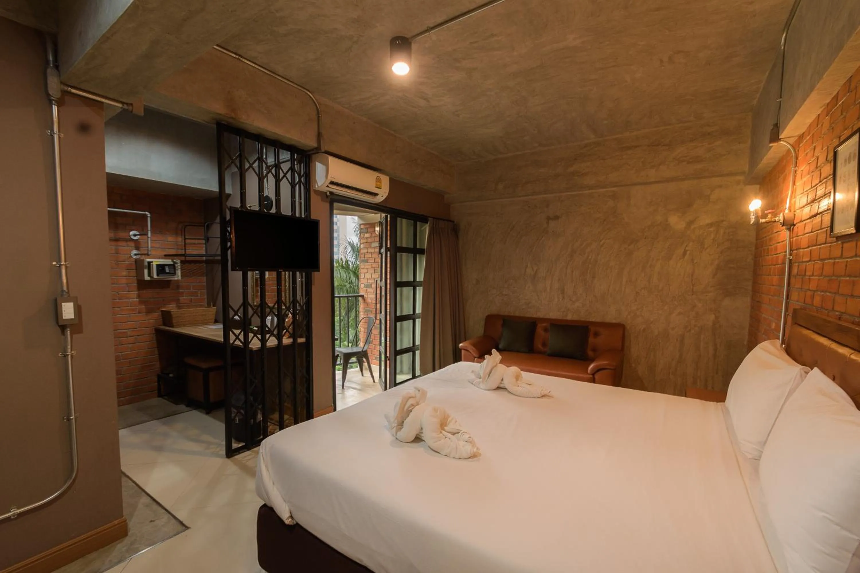 Bedroom, Bed in The Old Inn