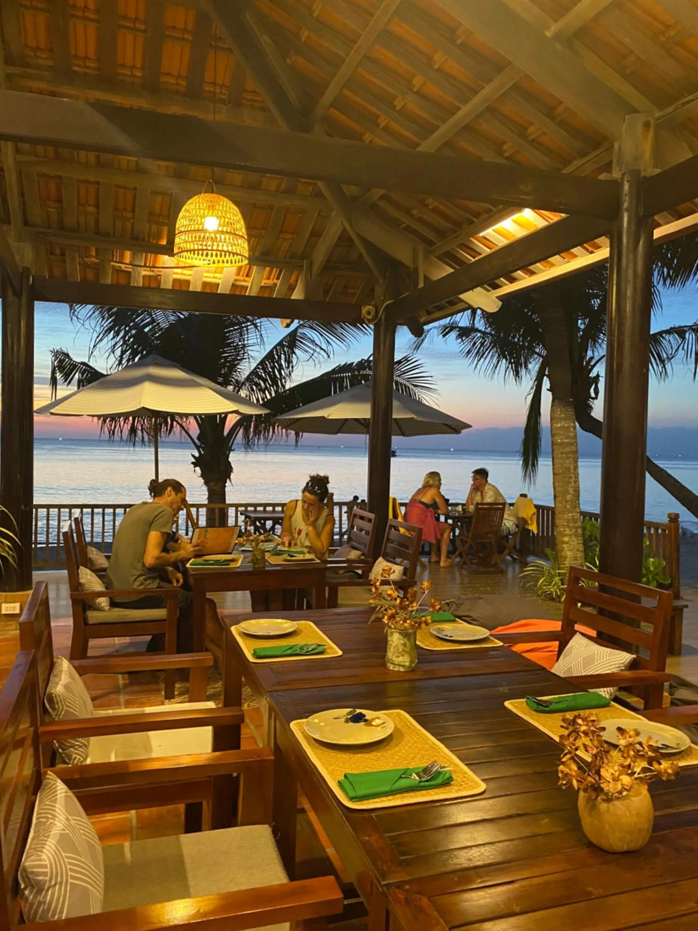 Restaurant/places to eat in Thanh Kieu Beach Resort