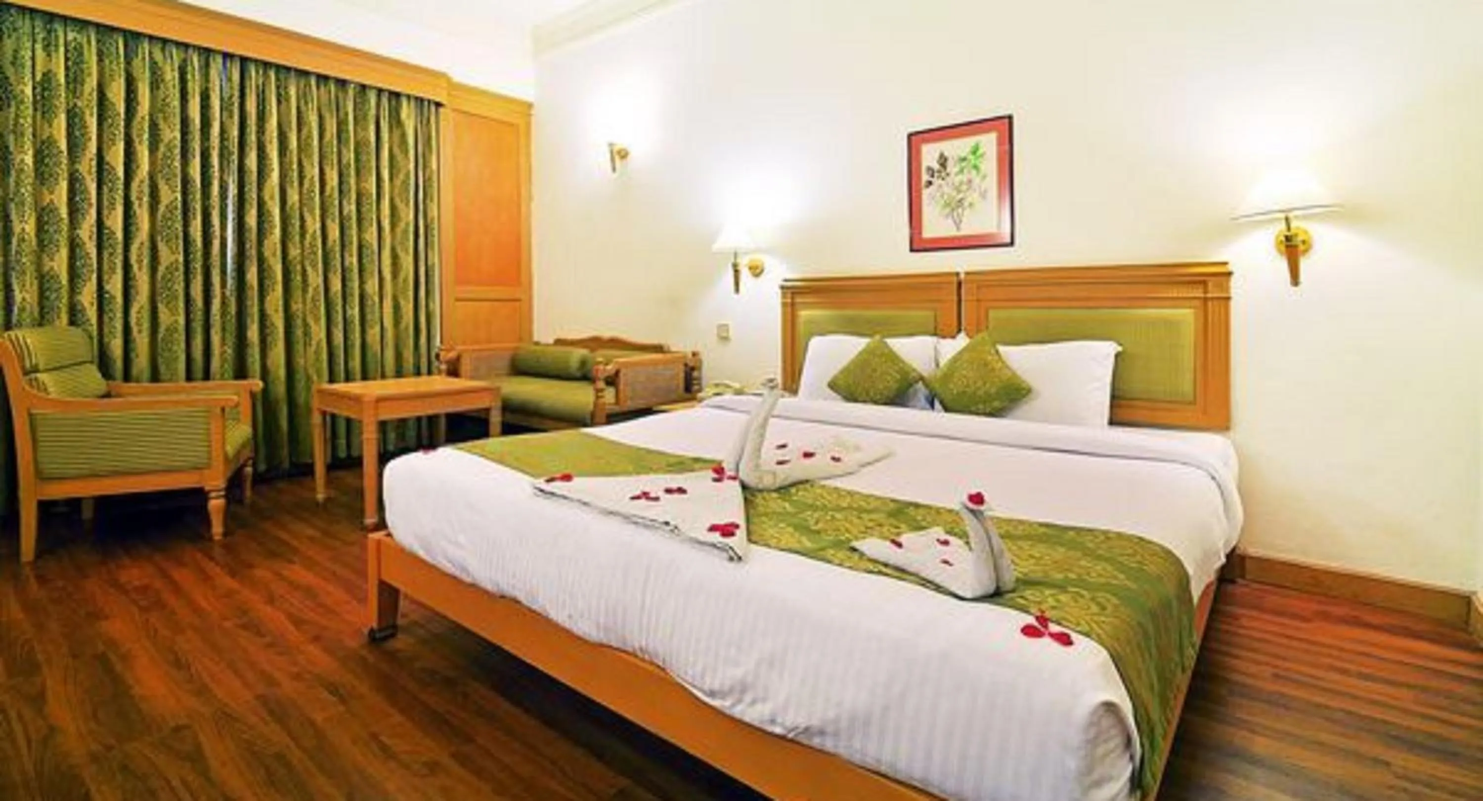 Photo of the whole room, Bed in Abad Atrium