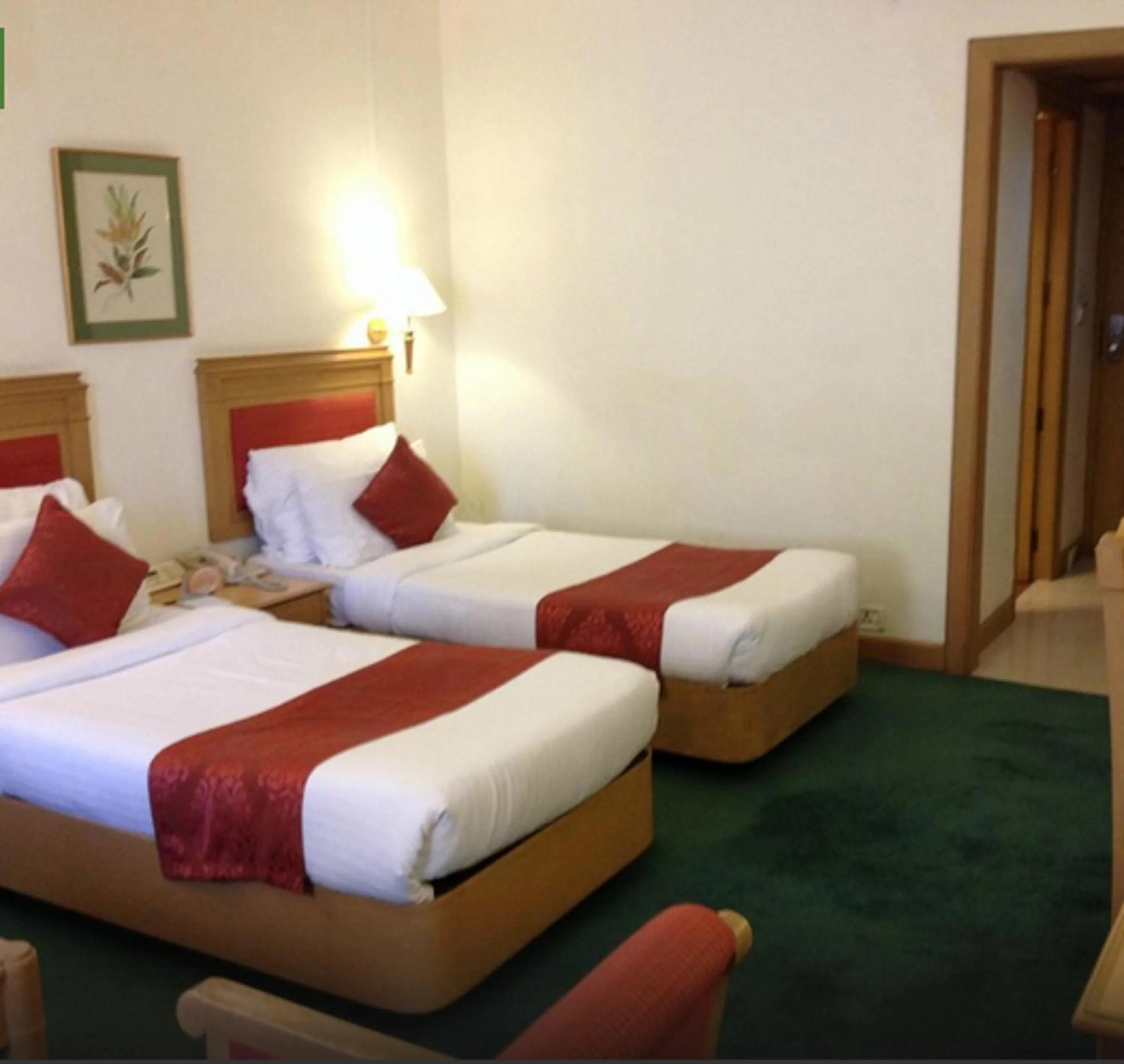 Photo of the whole room, Bed in Abad Atrium