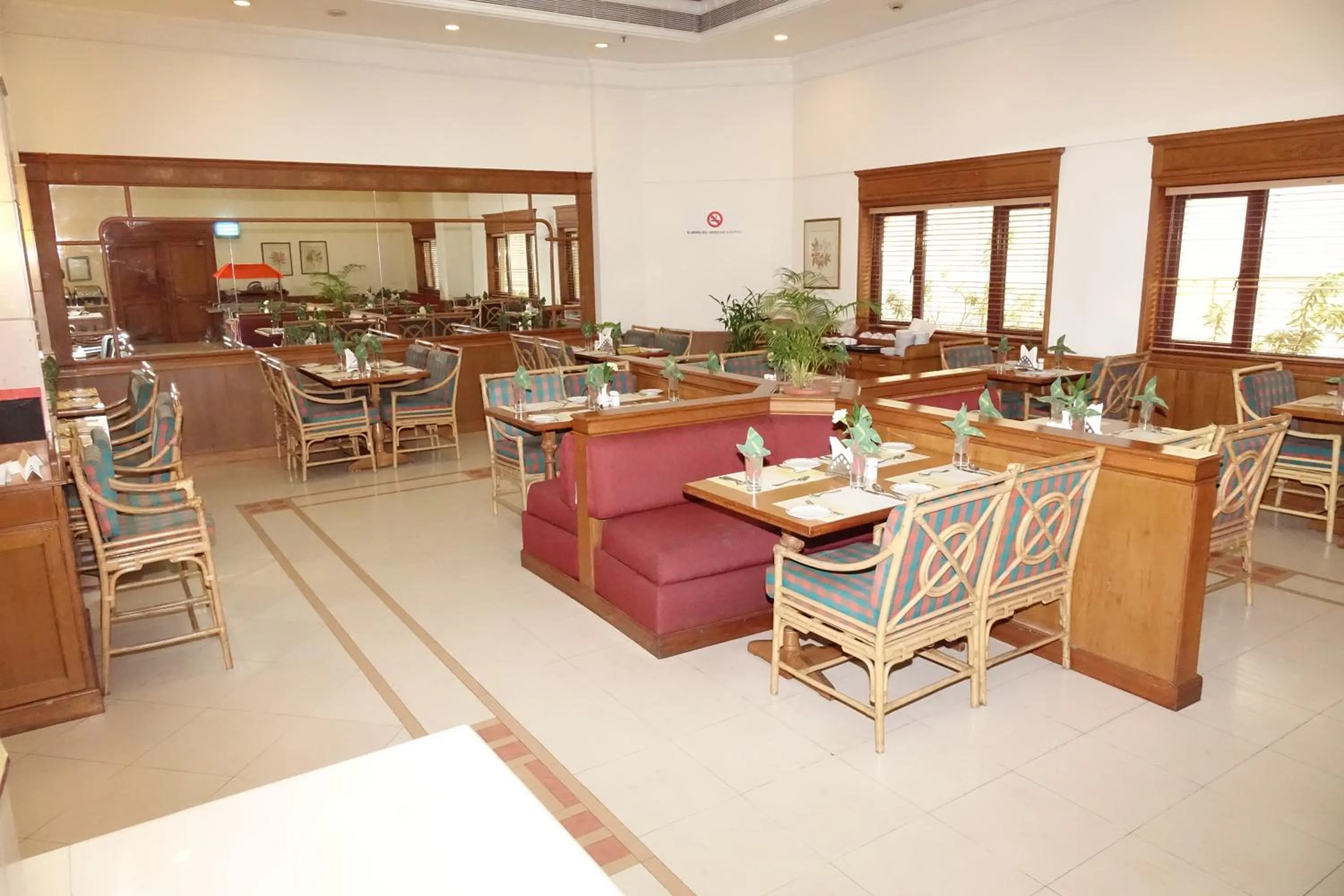 Restaurant/places to eat in Abad Atrium