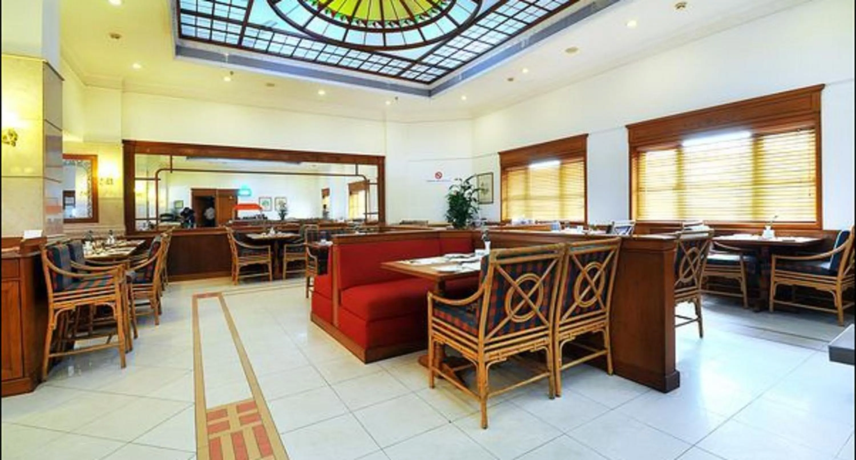 Restaurant/places to eat in Abad Atrium