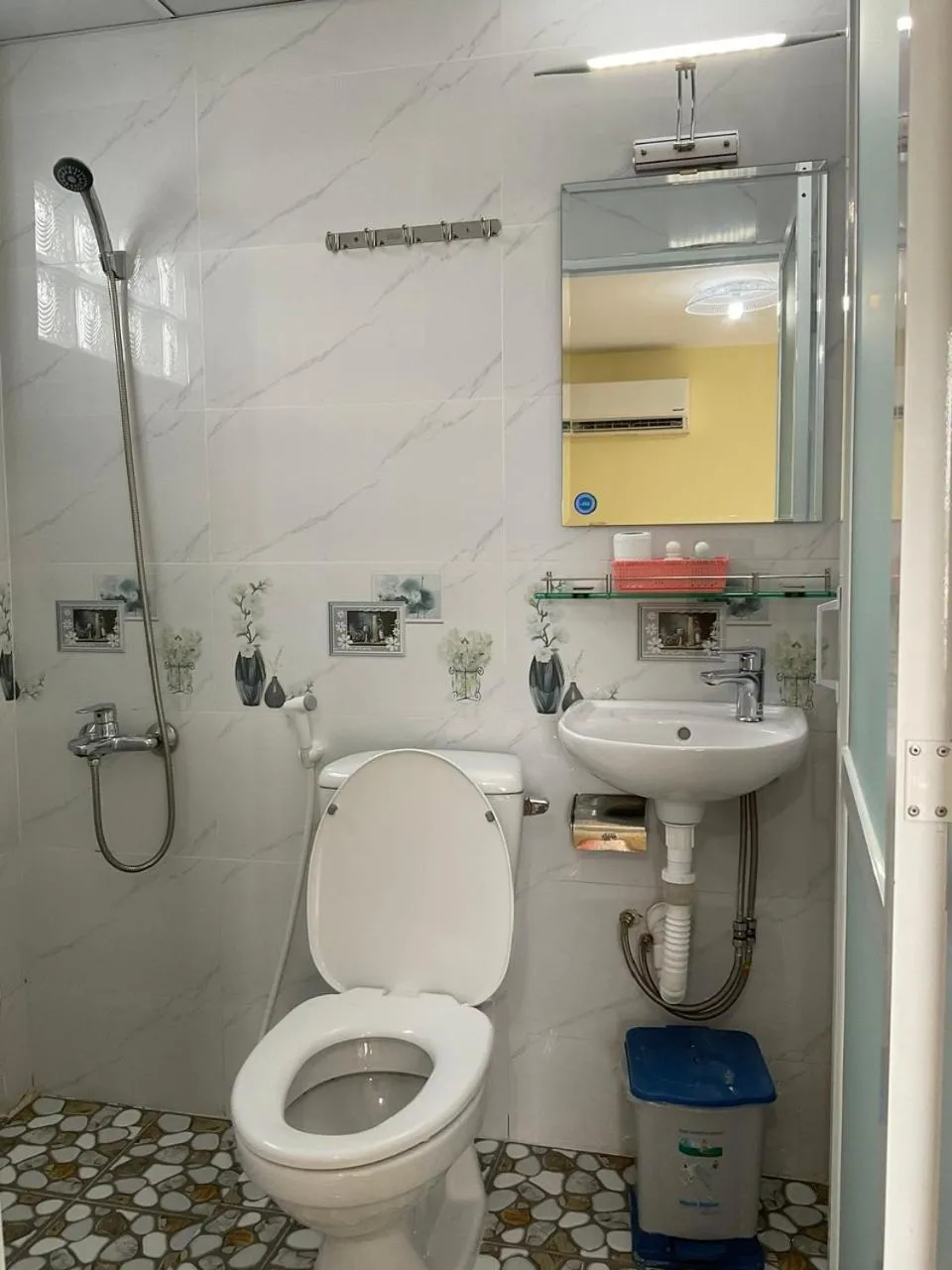 Khách sạn Minh Châu - Hòa Hưng