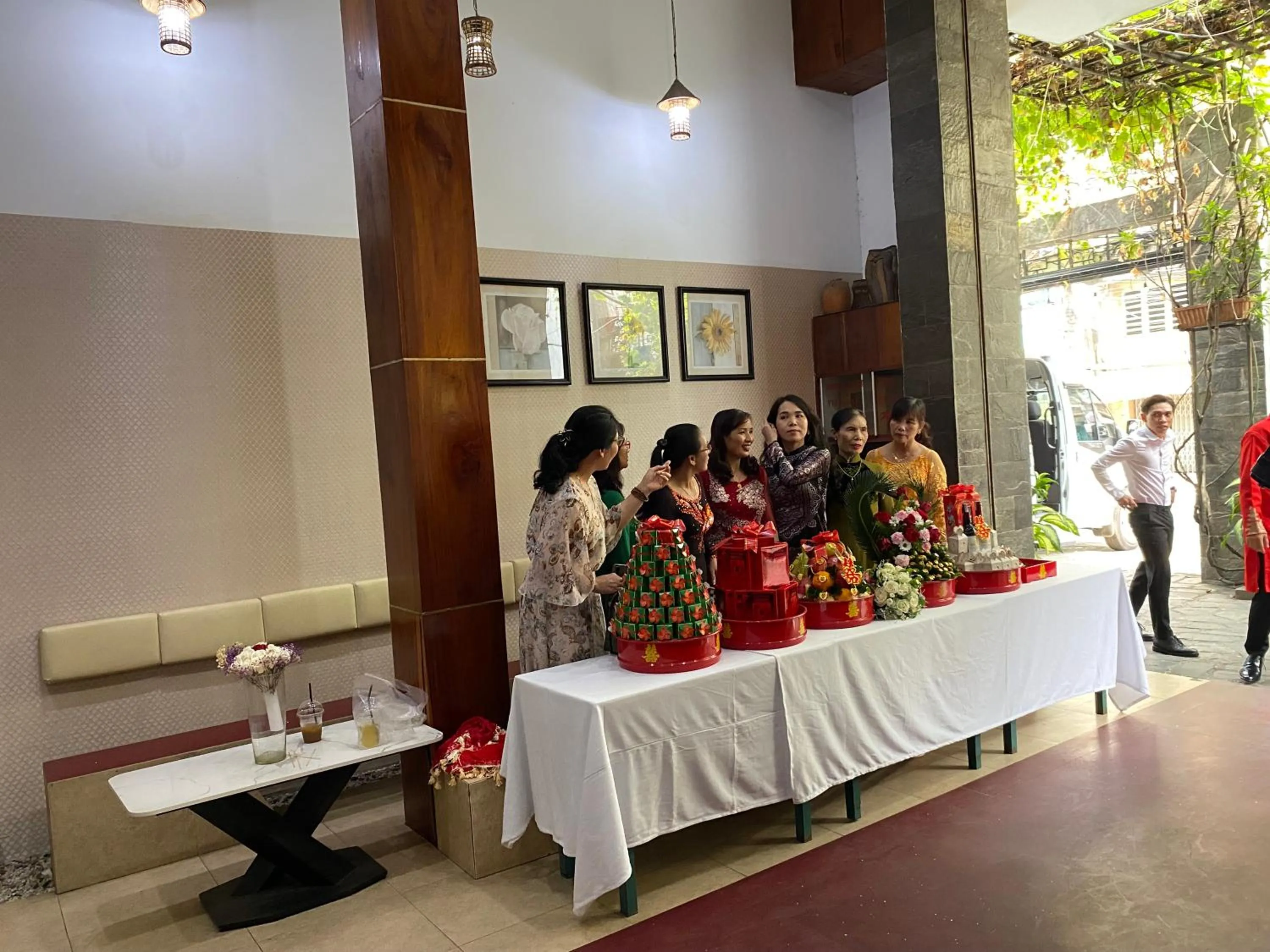 Khách sạn Minh Châu - Hòa Hưng