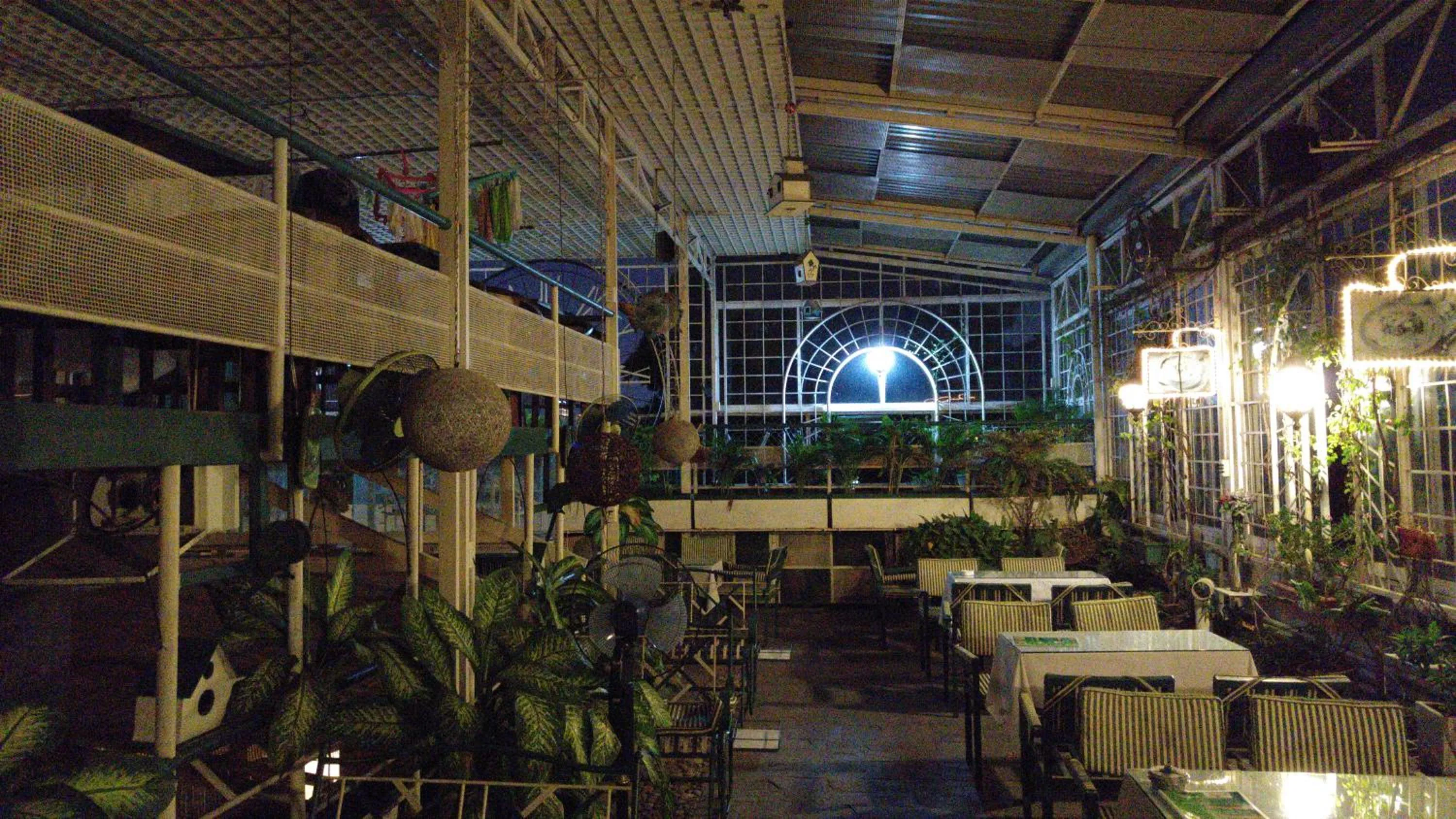 Lunch in Khách sạn Minh Châu - Hòa Hưng