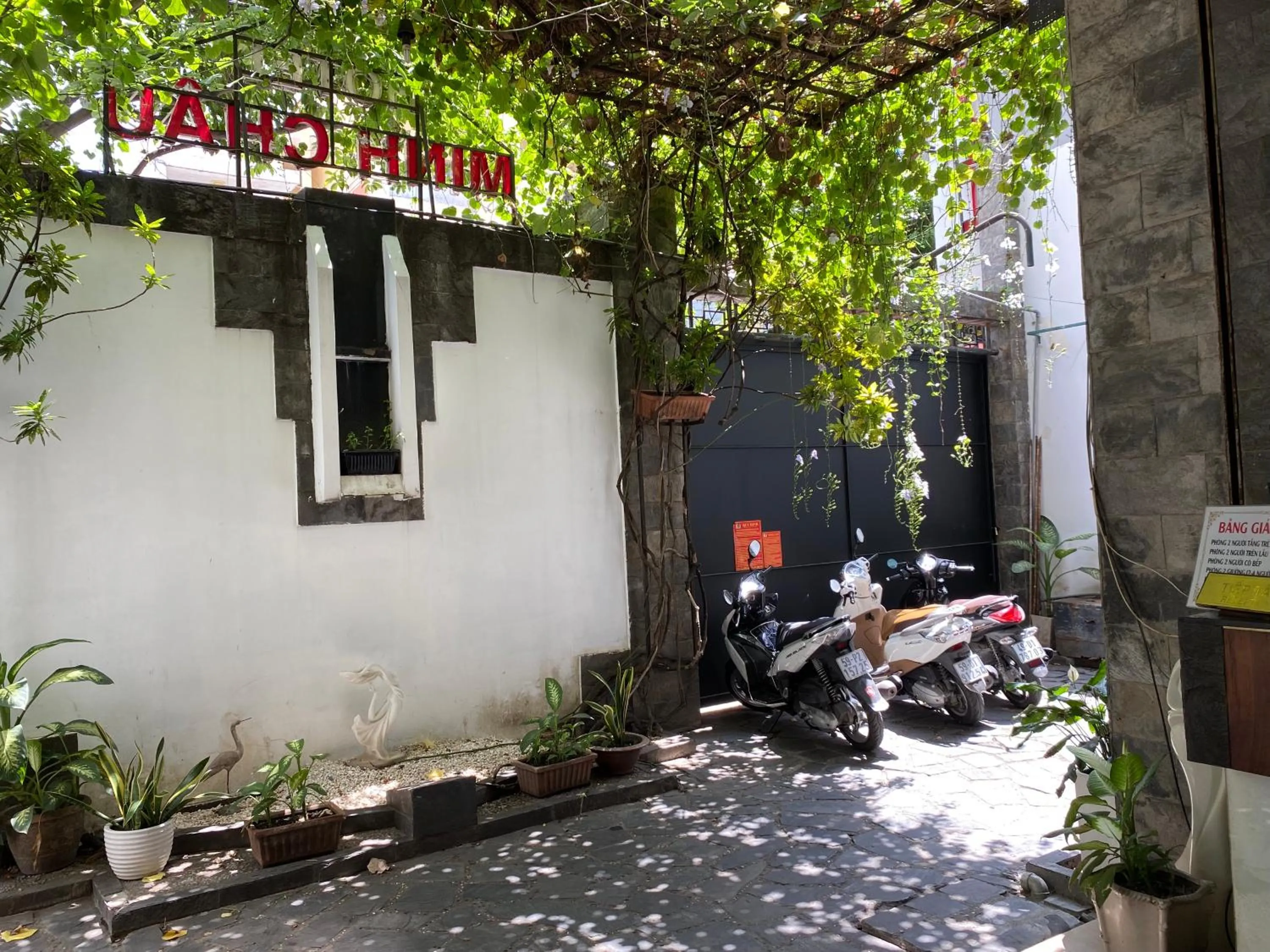 Khách sạn Minh Châu - Hòa Hưng