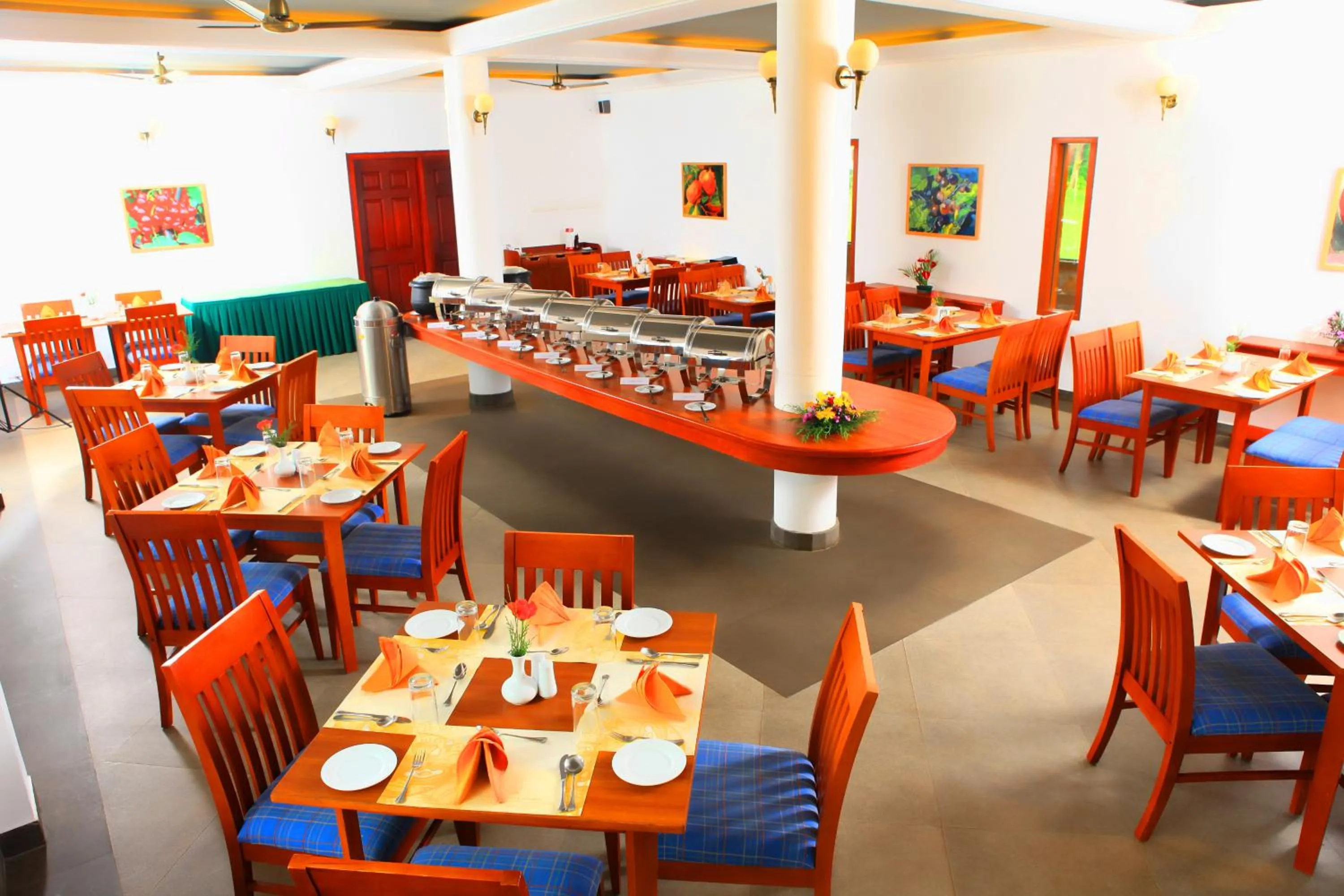 Restaurant/places to eat in Abad Green Forest Thekkady