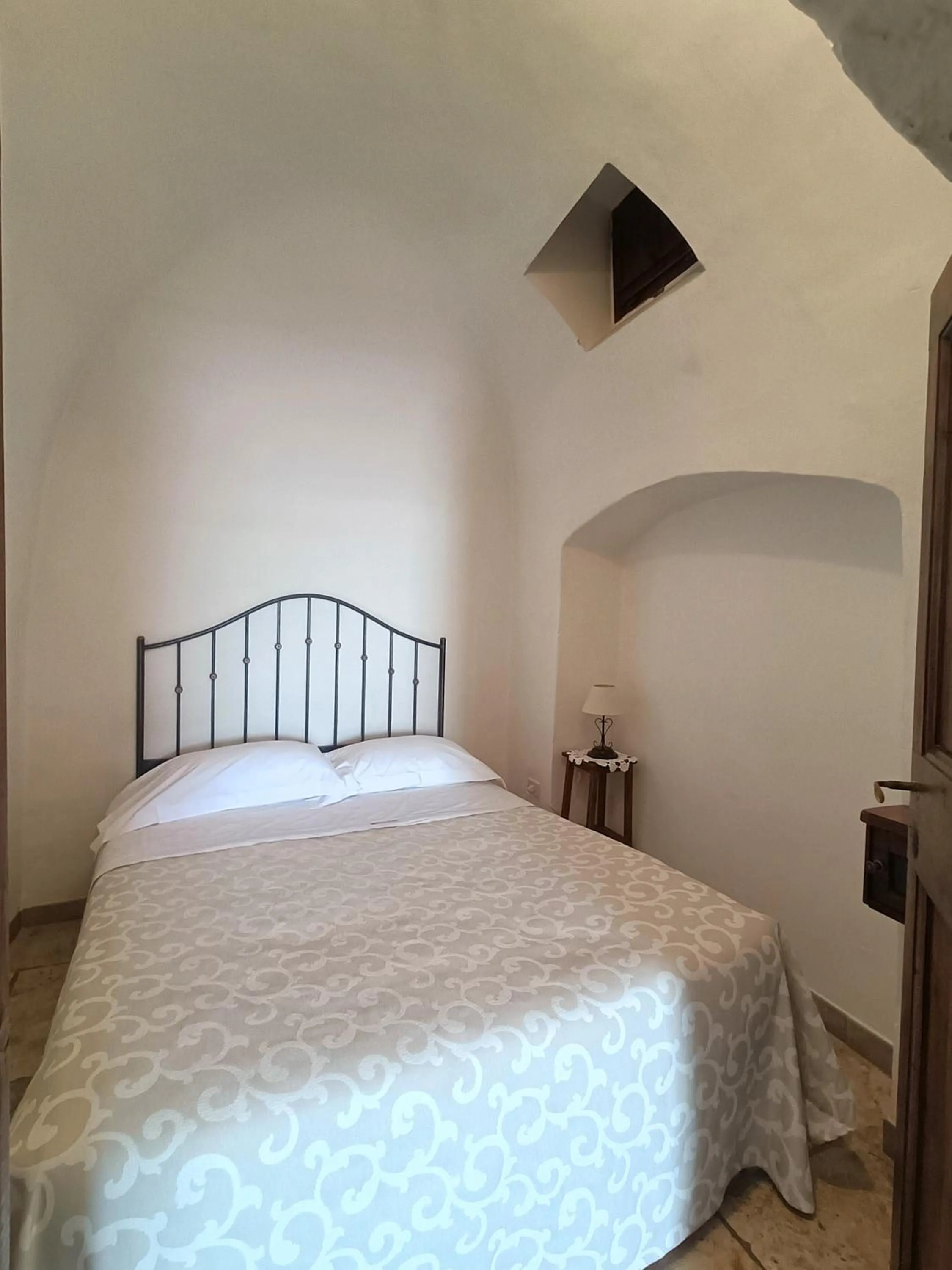 Bedroom, Bed in Trulli Soave