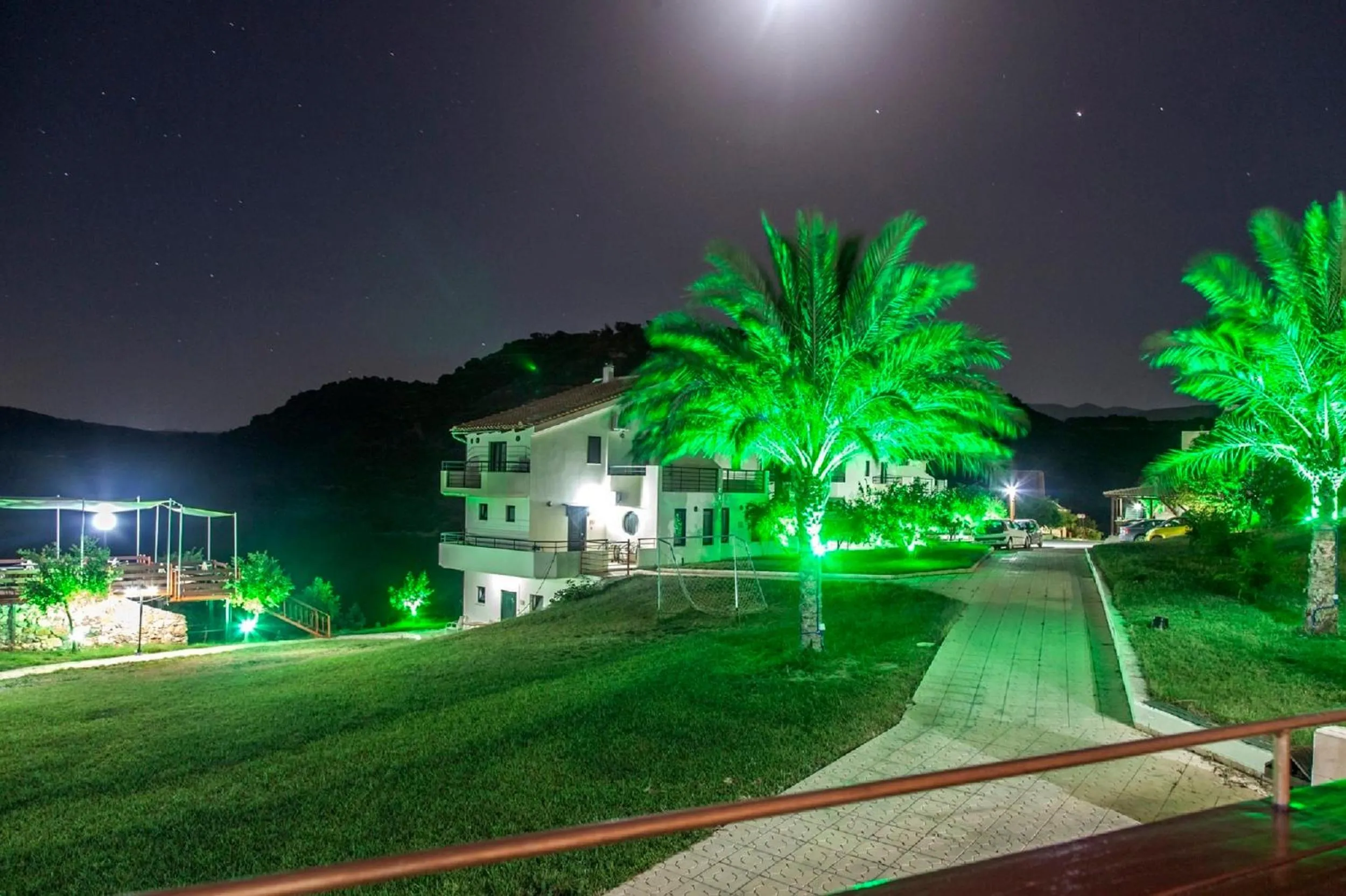 Property building in Estate Kares