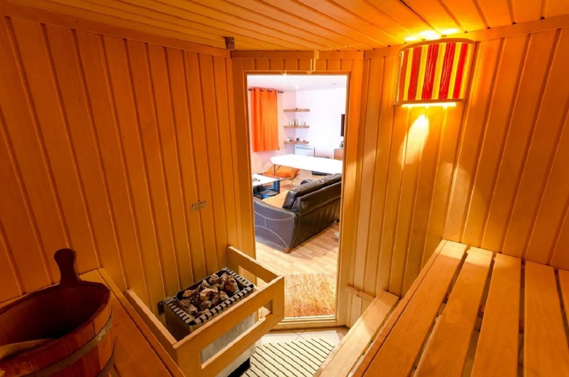 Massage, Bed in Estate Kares