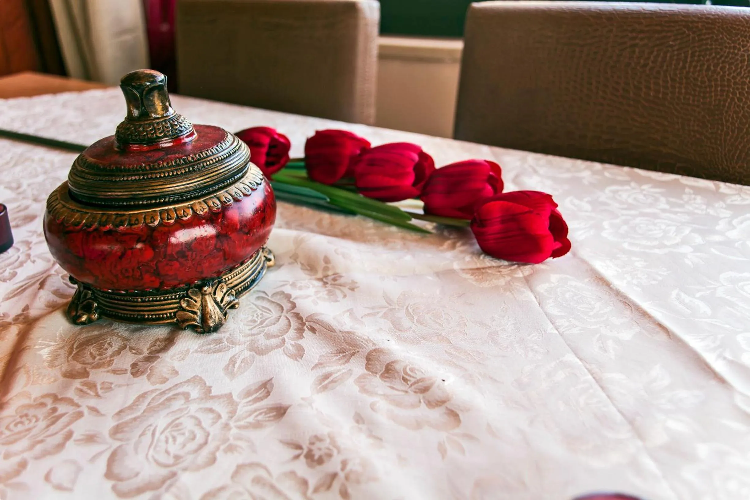 Decorative detail in Estate Kares