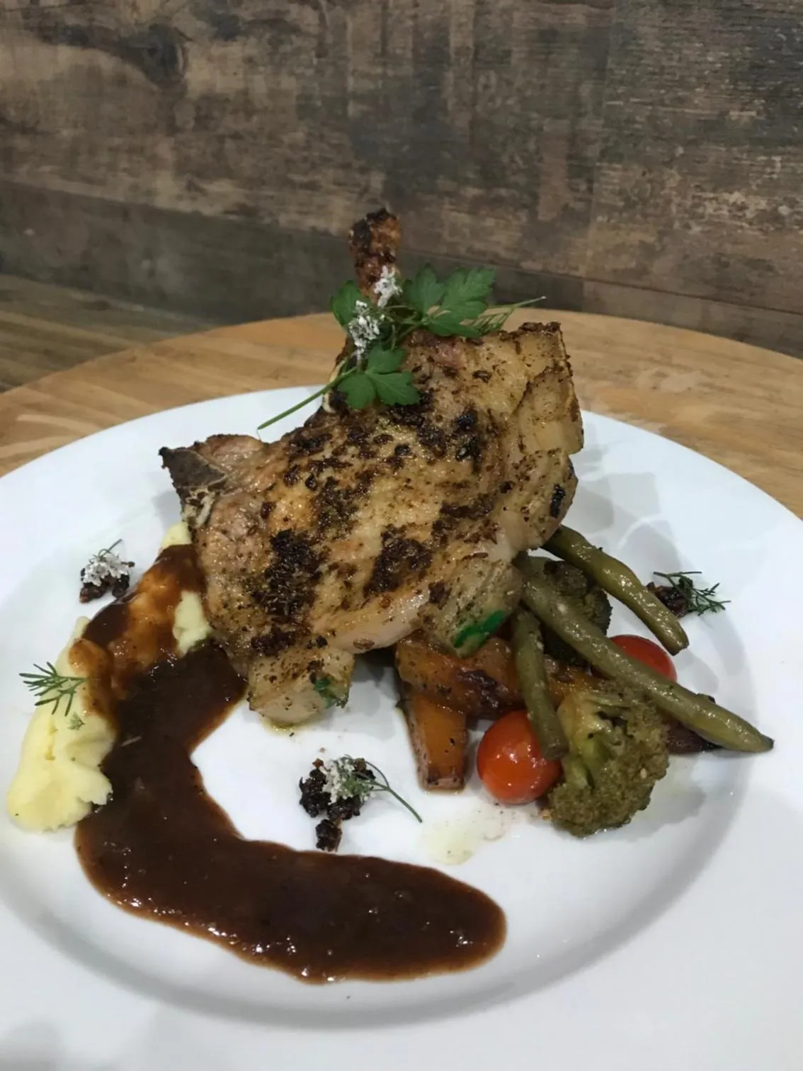 Food and drinks in Diamond Rose Guest House