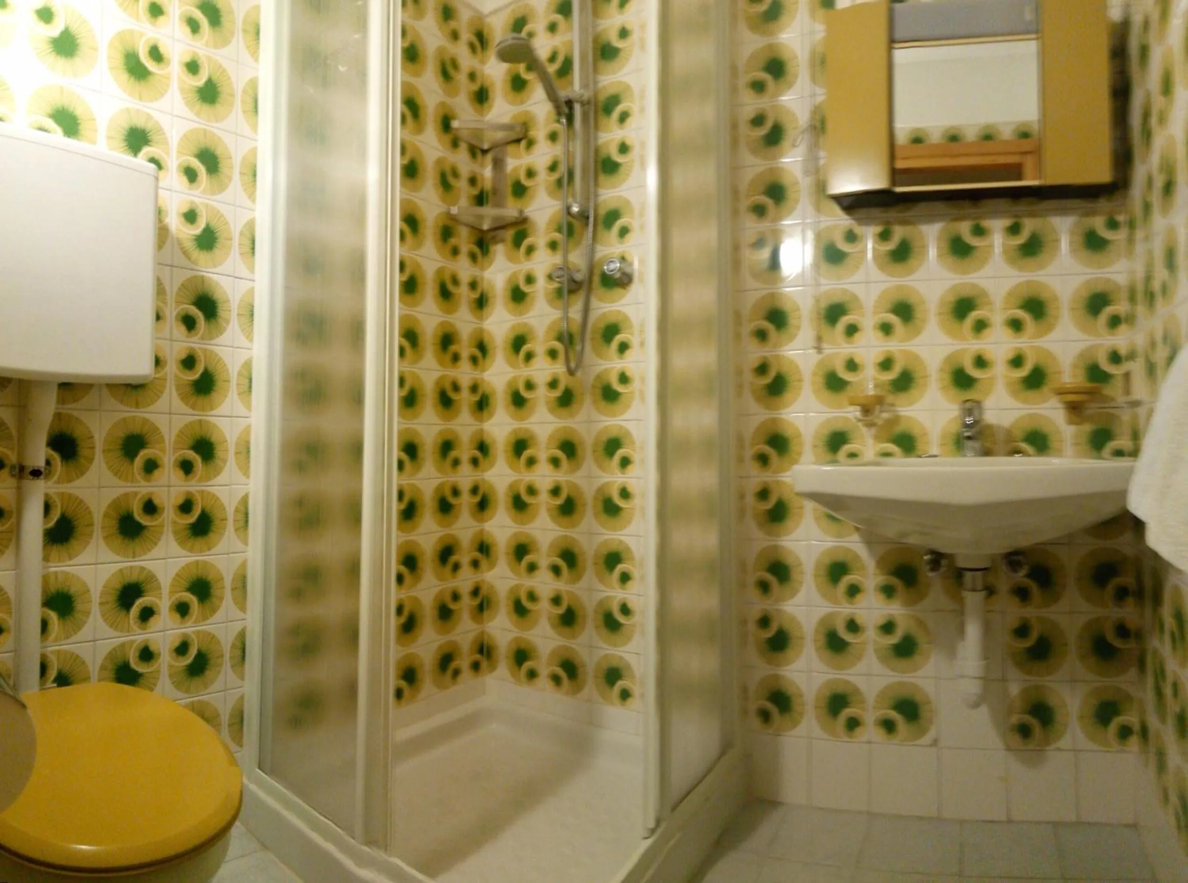 Bathroom in Garni Delia