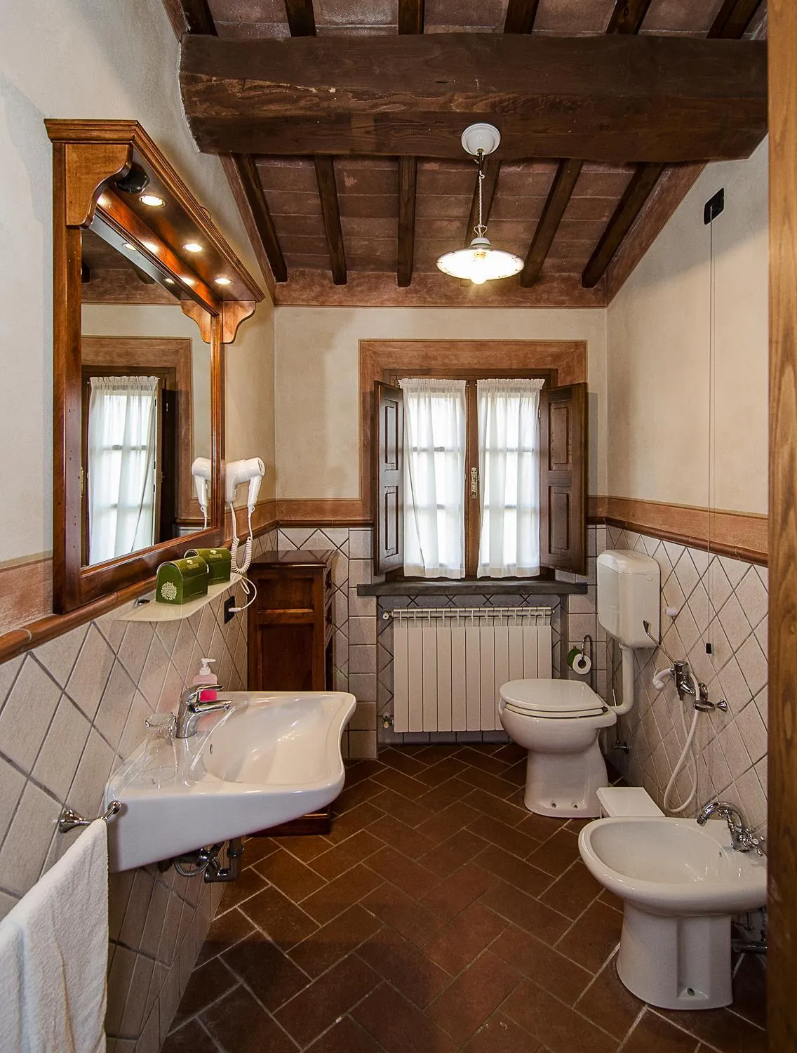 Bathroom in Agriturismo Valliferone