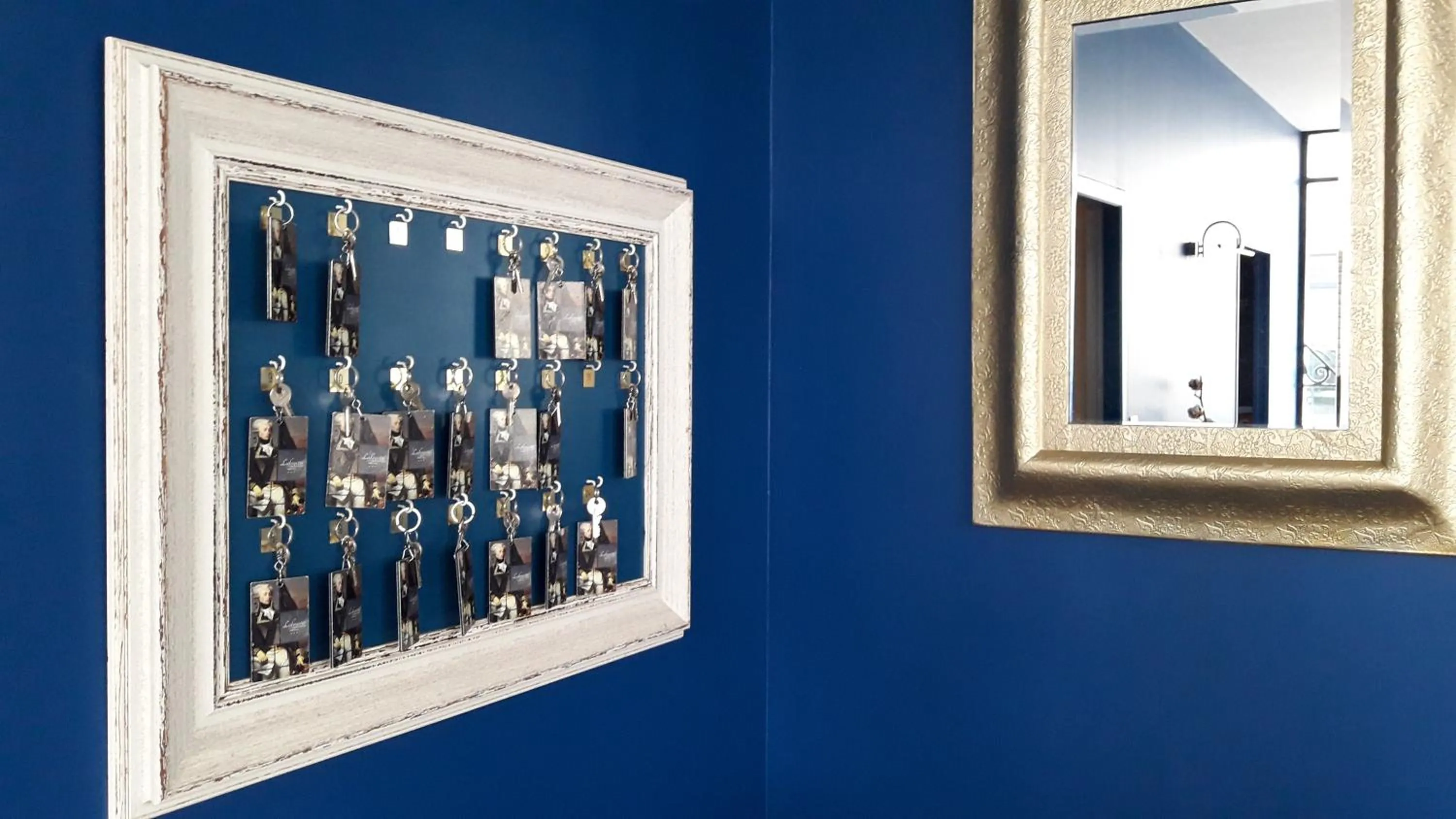 Lobby or reception in Logis Hôtel Lafayette Rochefort France