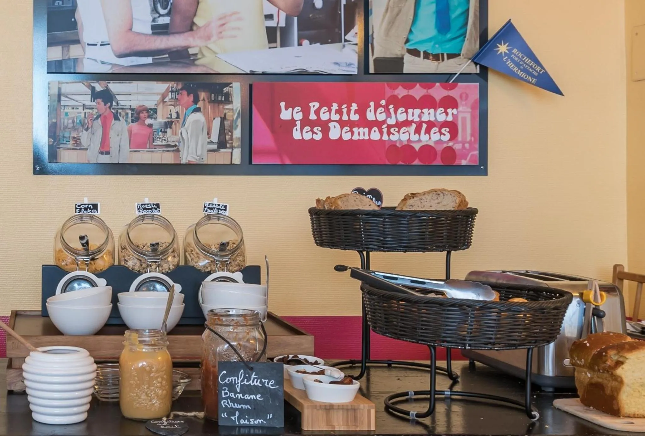 Decorative detail in Logis Hôtel Lafayette Rochefort France