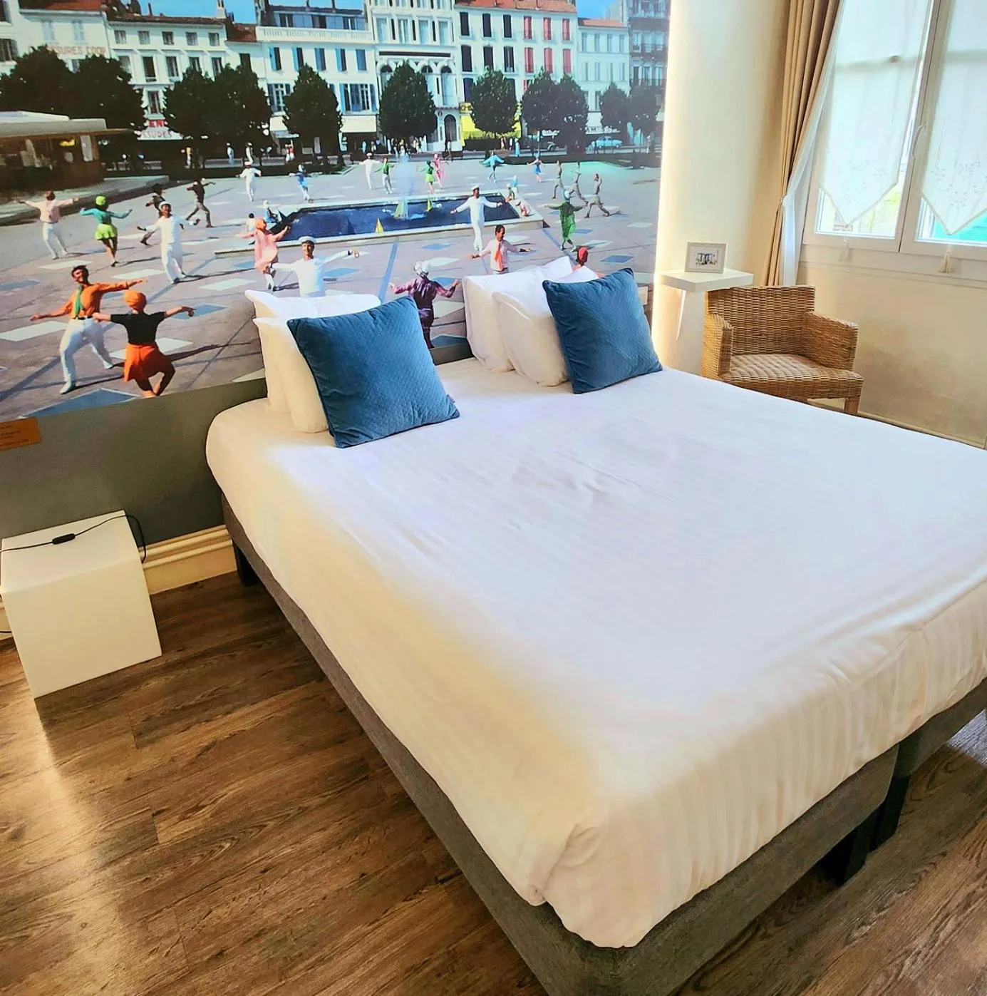 Photo of the whole room, Bed in Logis Hôtel Lafayette Rochefort France