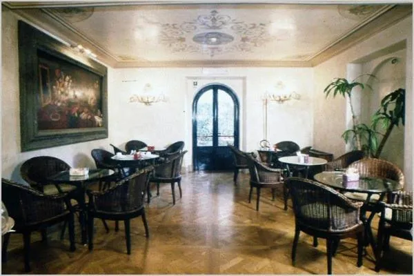 Restaurant/places to eat in Hotel Aventino