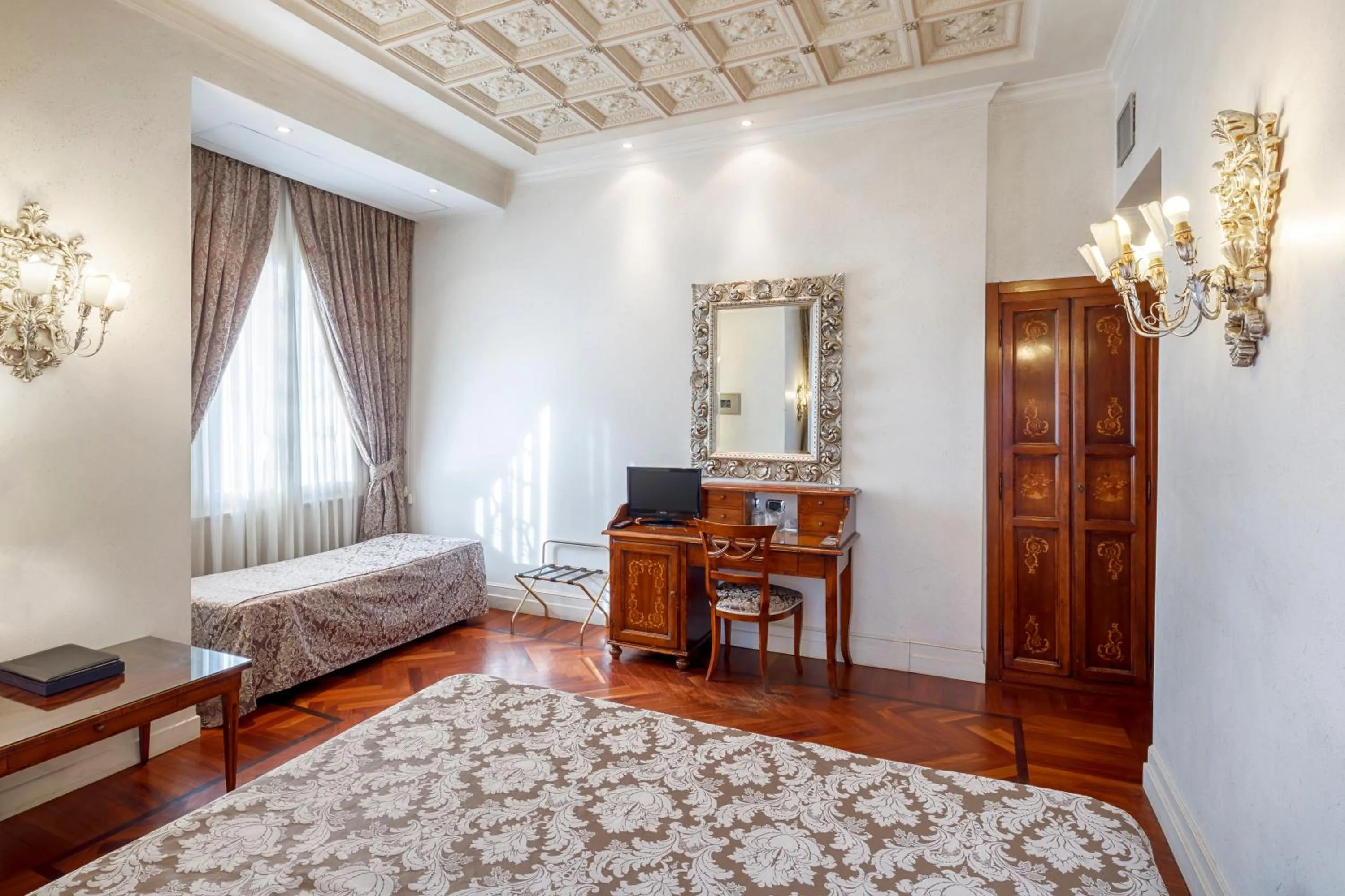 Bed in Hotel Aventino