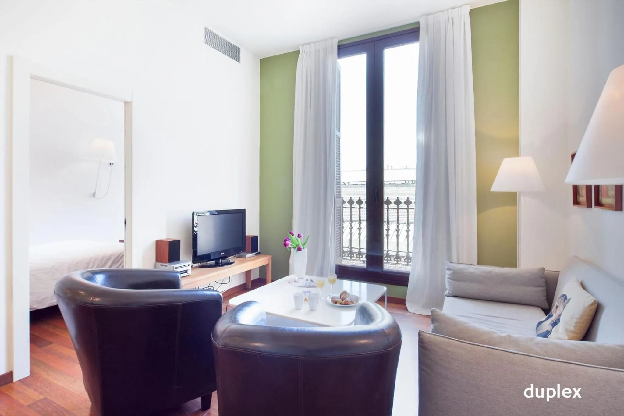 Living room, Bed in Inside Barcelona Apartments Mercat