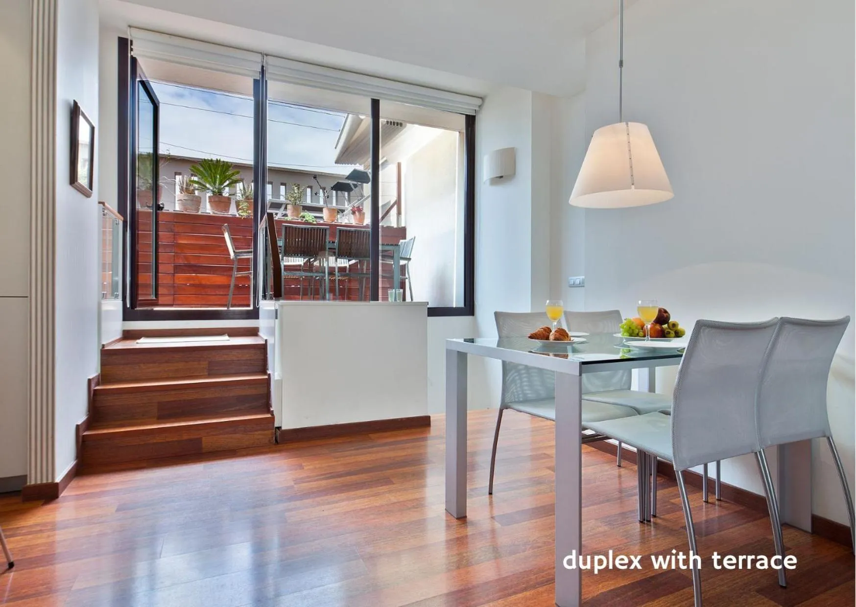 Dining area in Inside Barcelona Apartments Mercat