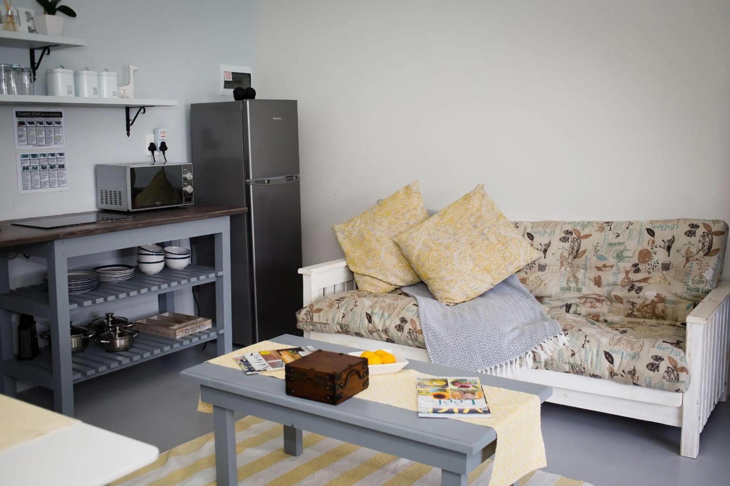 Kitchen or kitchenette in Three Feathers Cottages