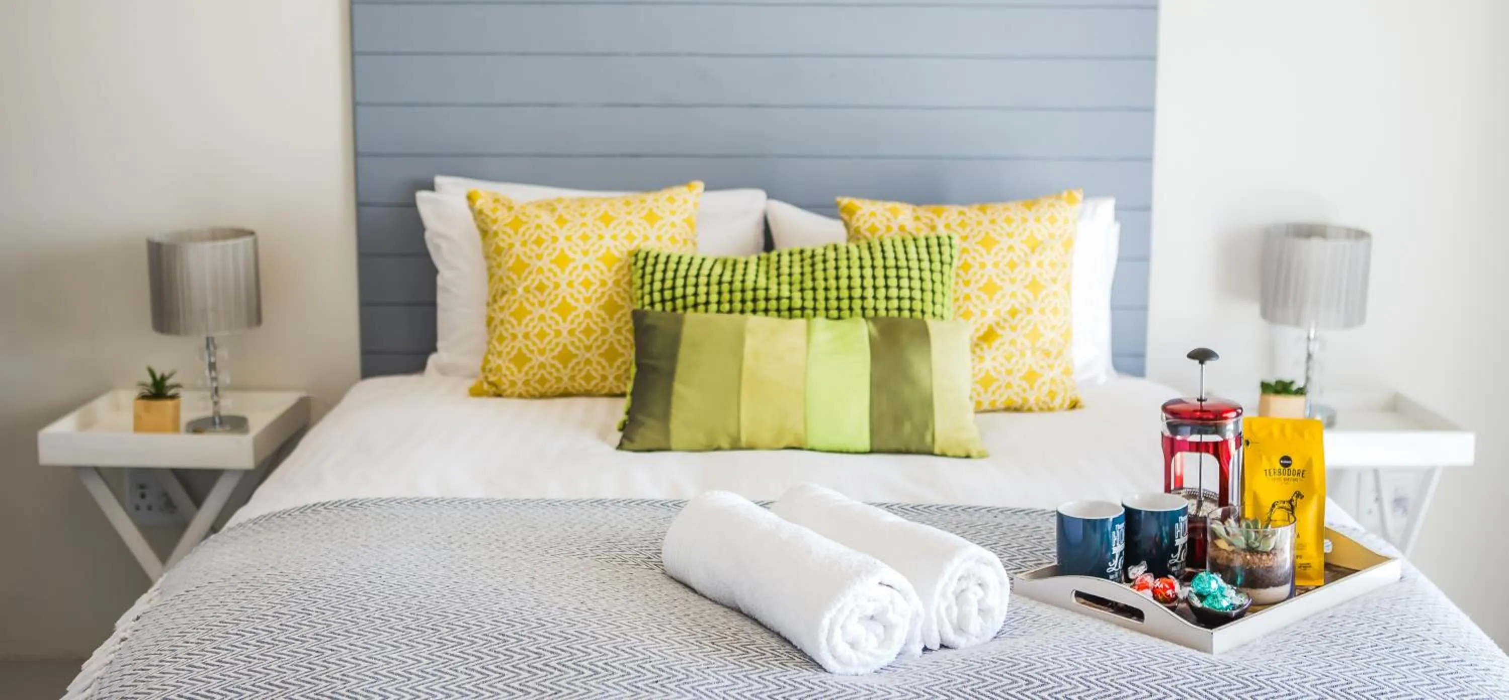 Bed in Three Feathers Cottages