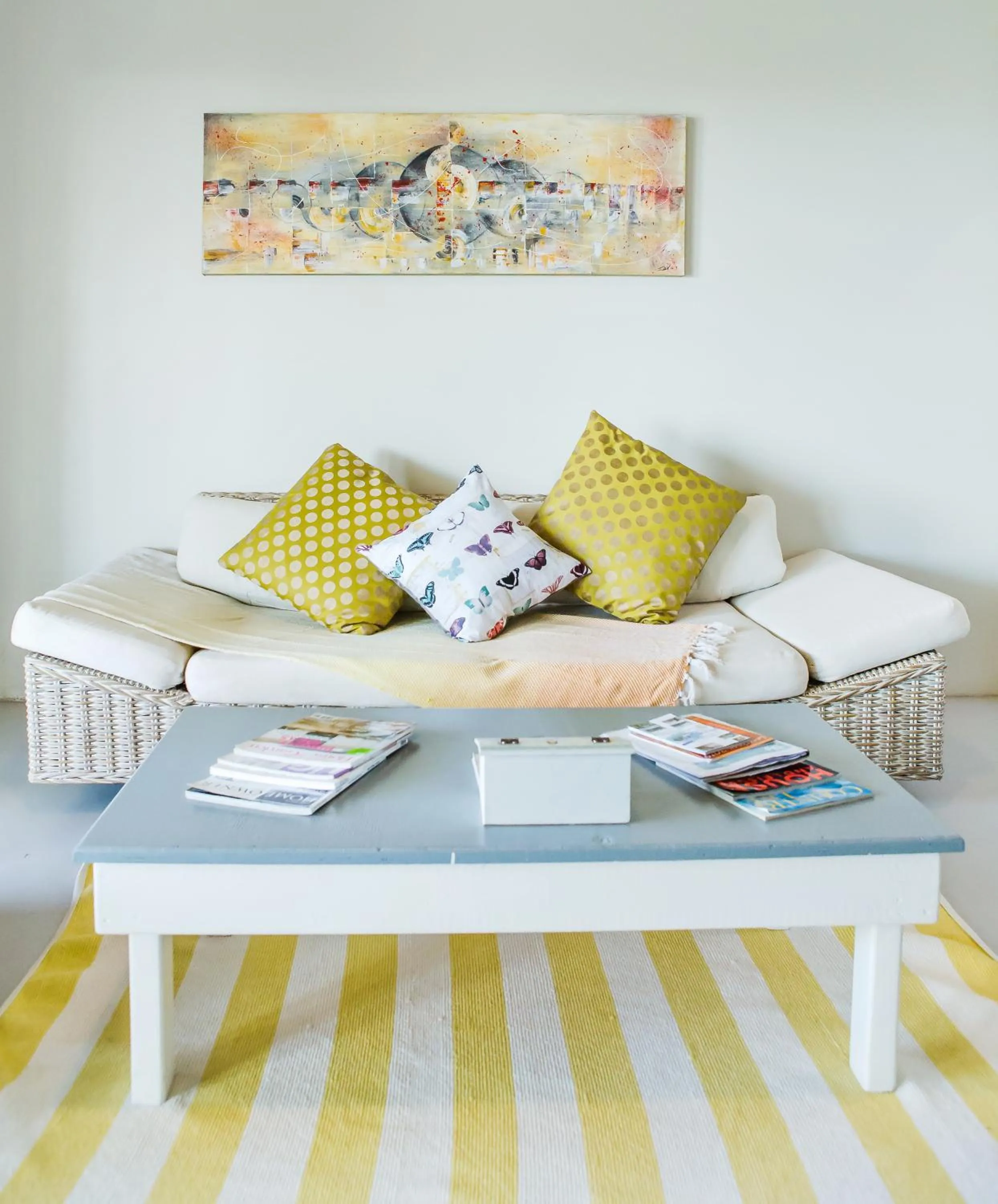 Living room in Three Feathers Cottages