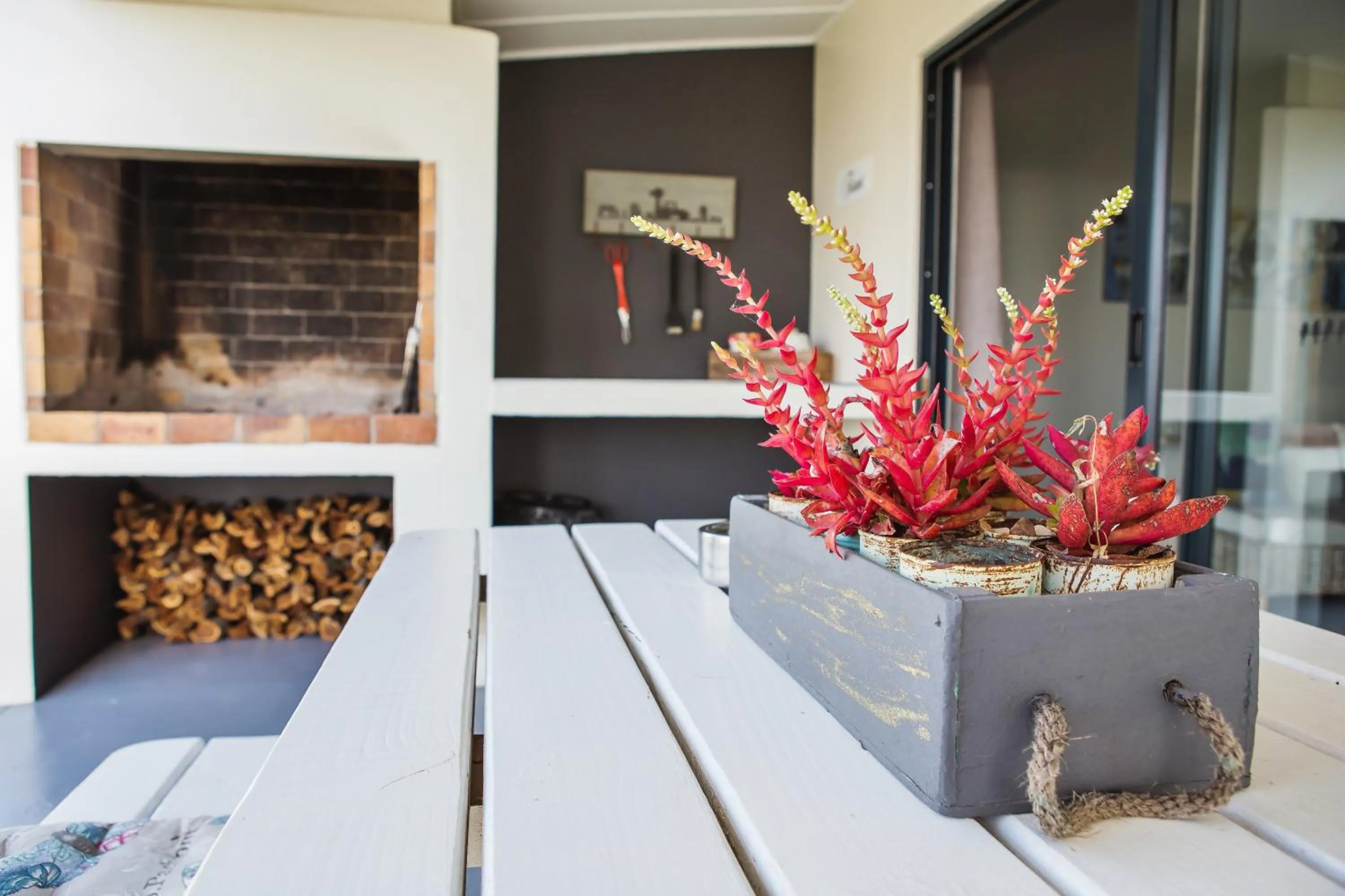Facade/entrance in Three Feathers Cottages