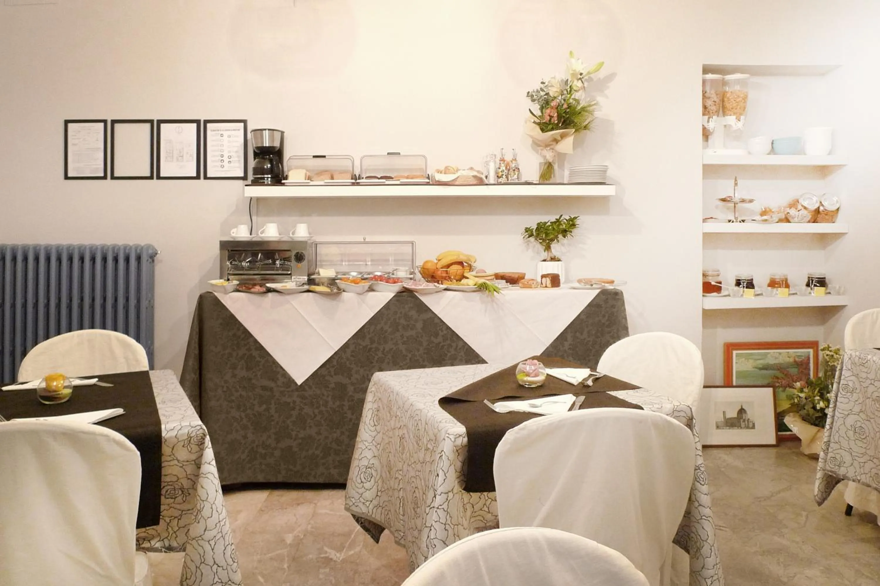 Restaurant/places to eat in Relais Stibbert Florence