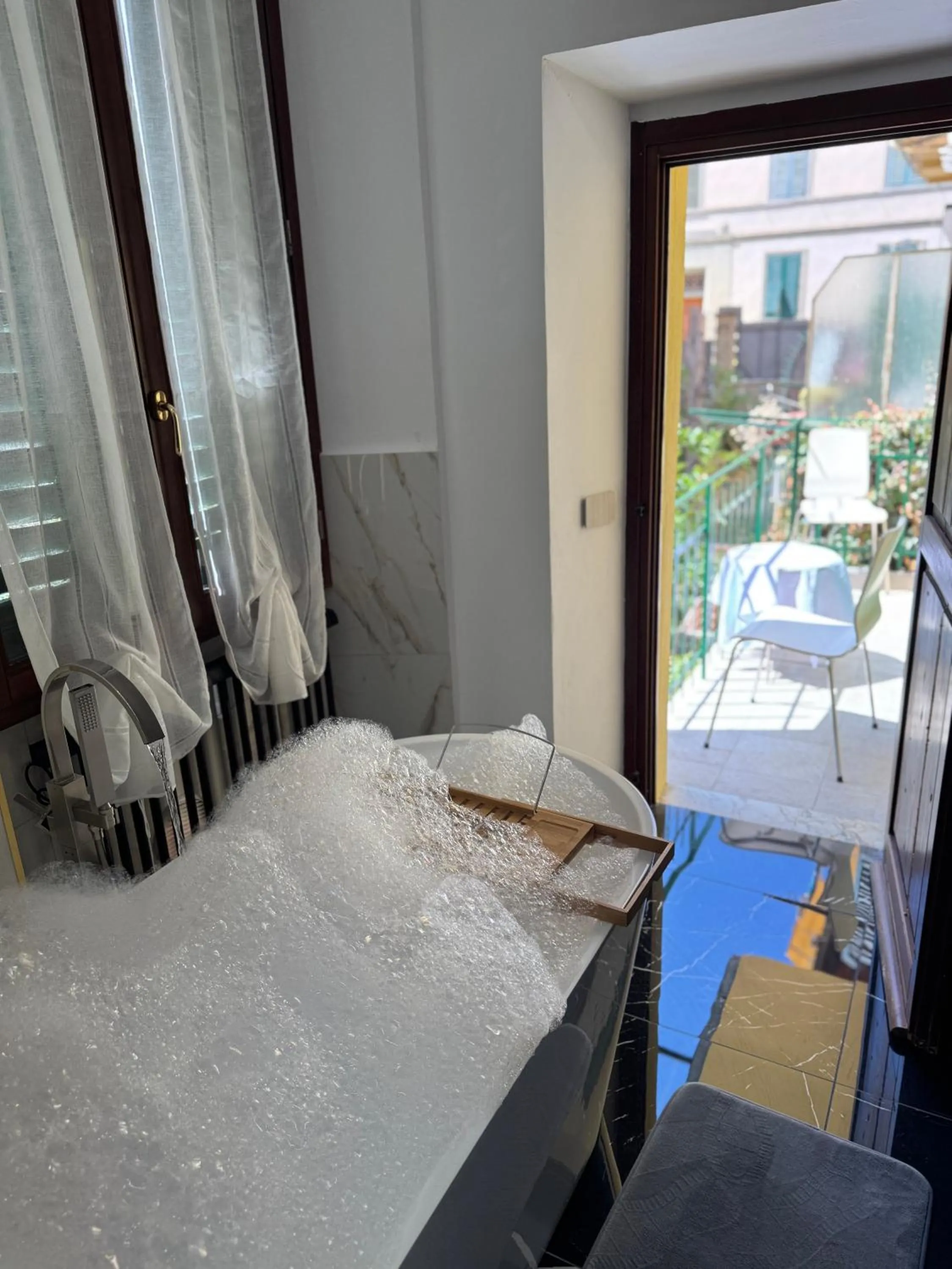 Hot Tub, Bed in Relais Stibbert Florence