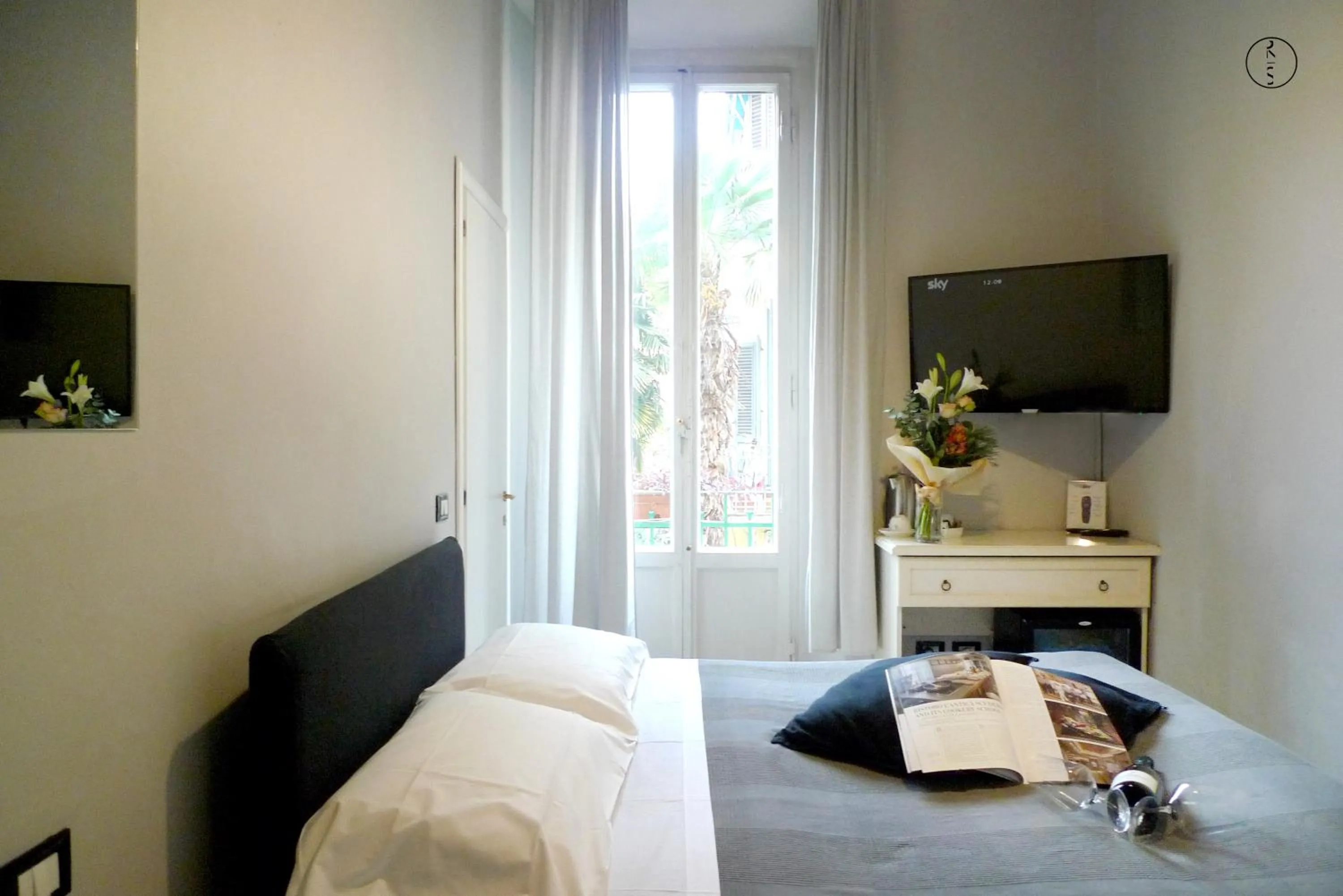 TV and multimedia, Bed in Relais Stibbert Florence