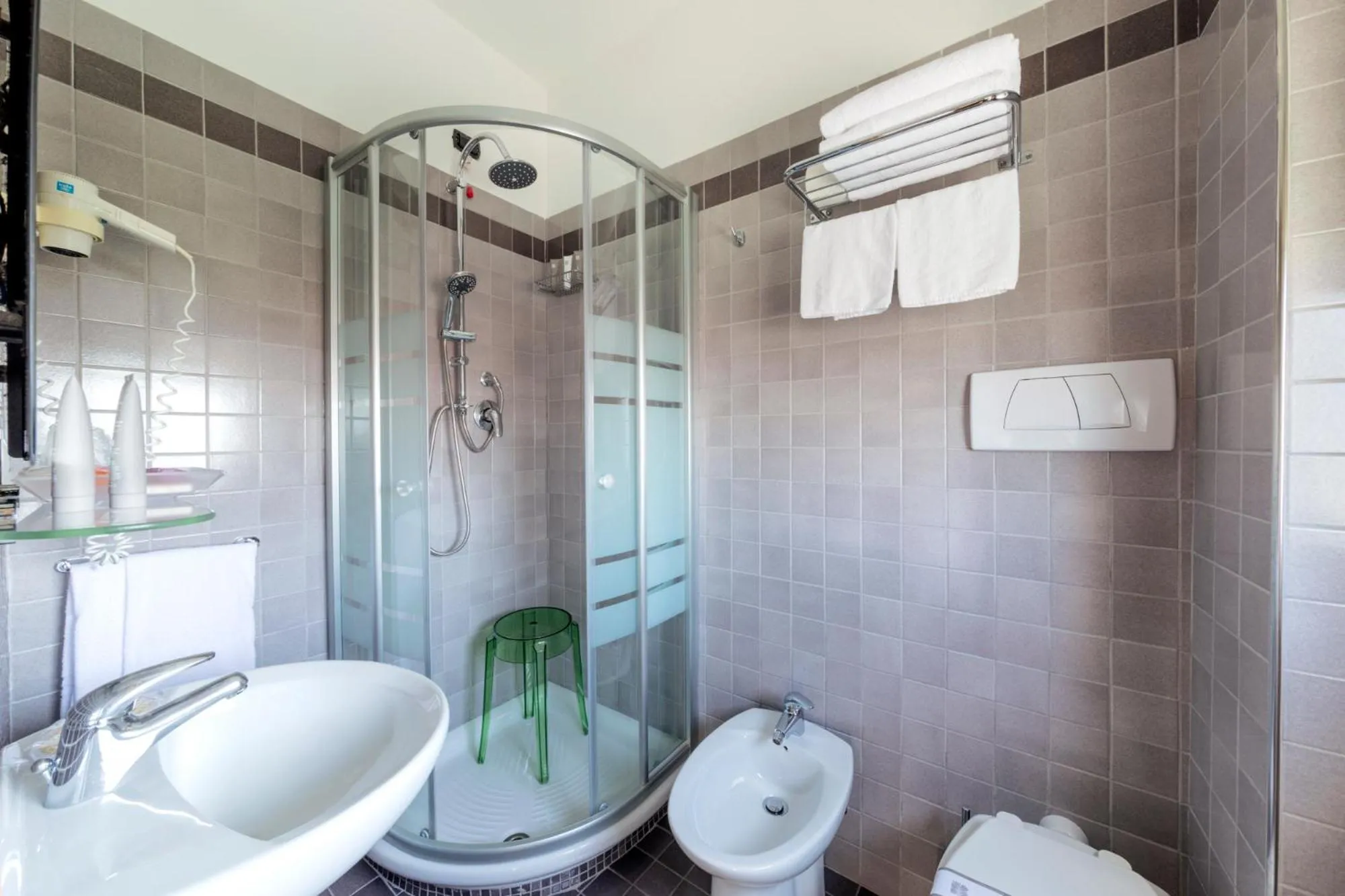 Shower in Hotel Bernard